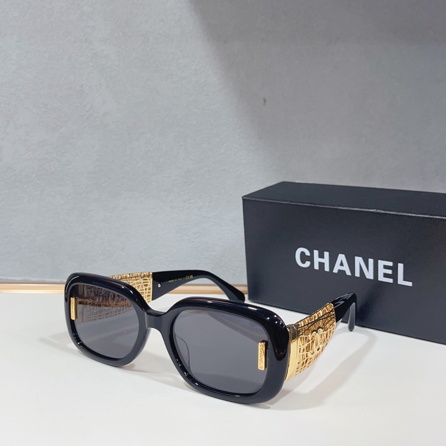 Очки солнцезащитные женские в стиле Chanel