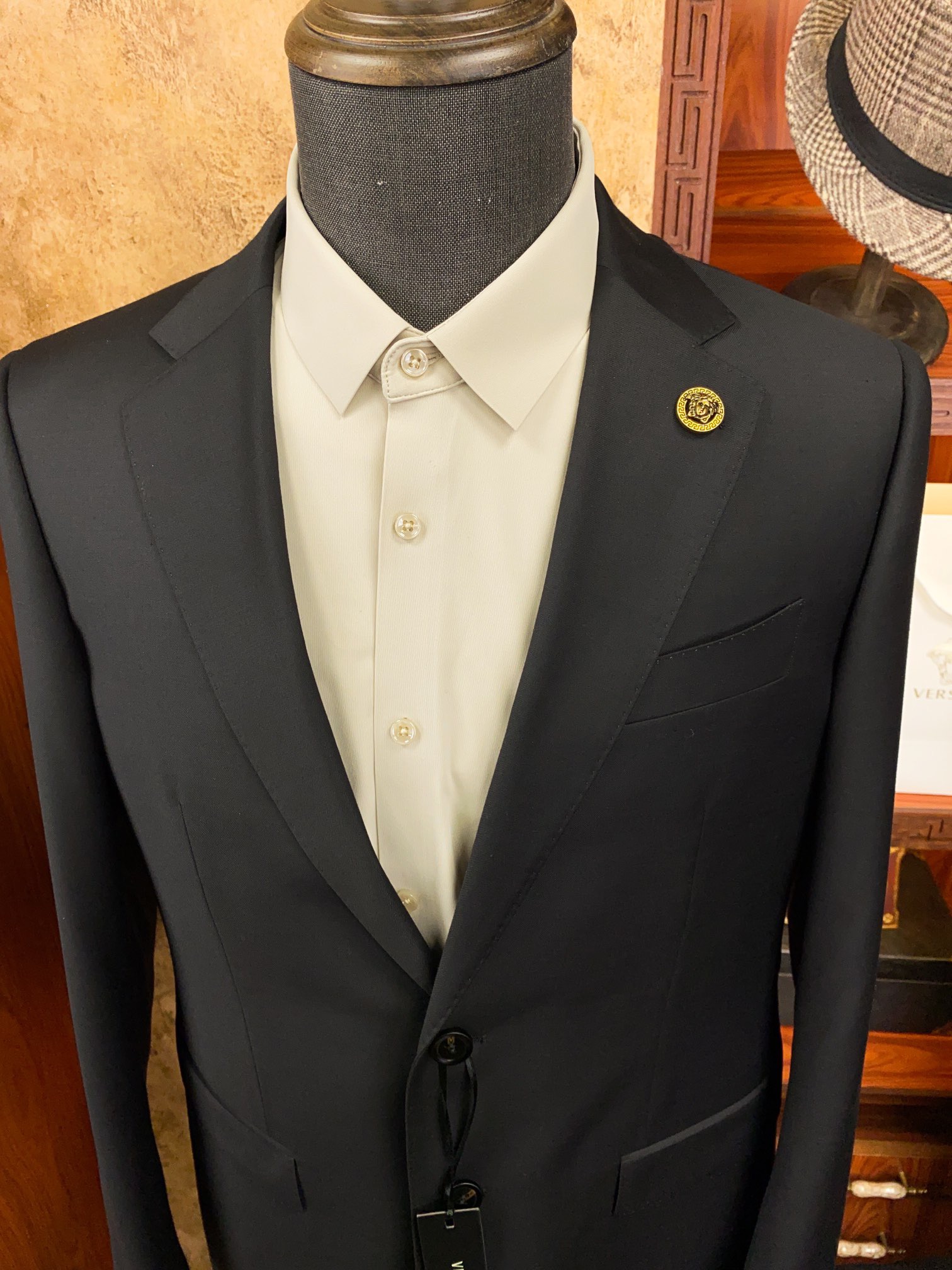 Костюм мужской в стиле Versace классический (пиджак + брюки) чёрного цвета