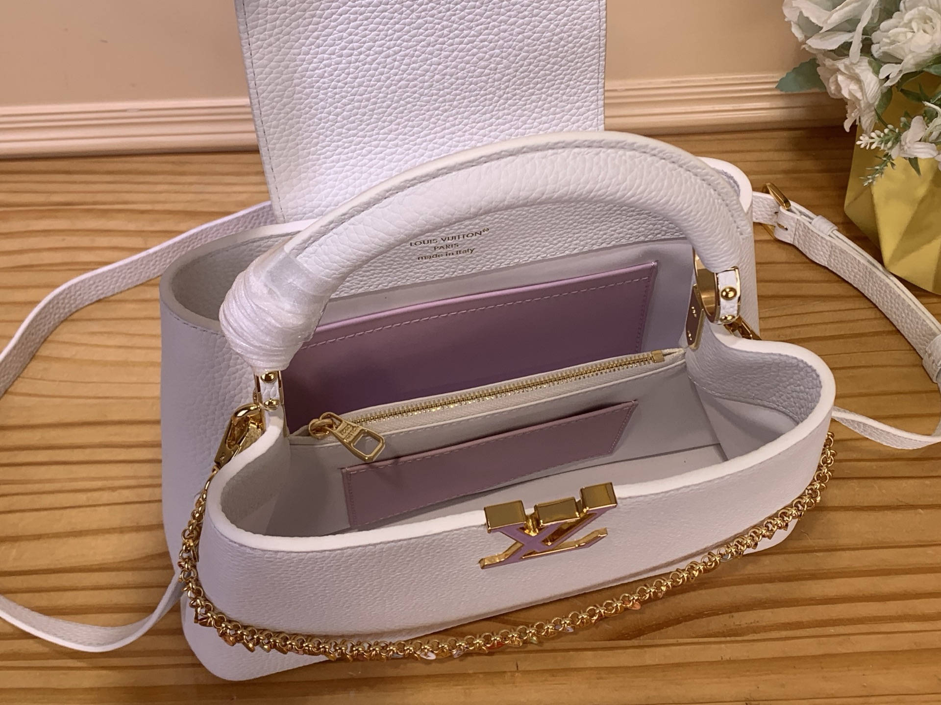 Сумка женская в стиле Louis Vuitton Capucines BB Confetti с декоративной цепочкой