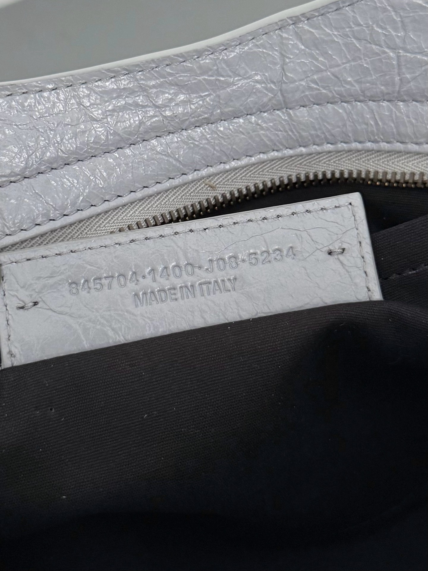 Сумка женская Balenciaga Le City светло-серого цвета