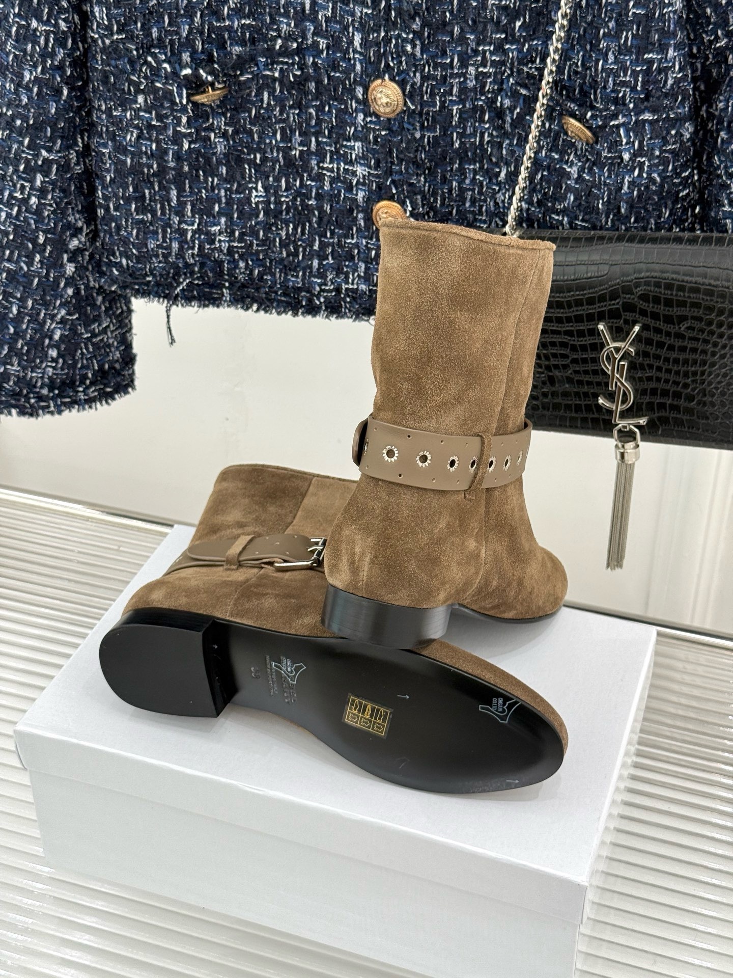 Ботильоны женские Isabel Marant Darner Buckle Boots бежевого цвета