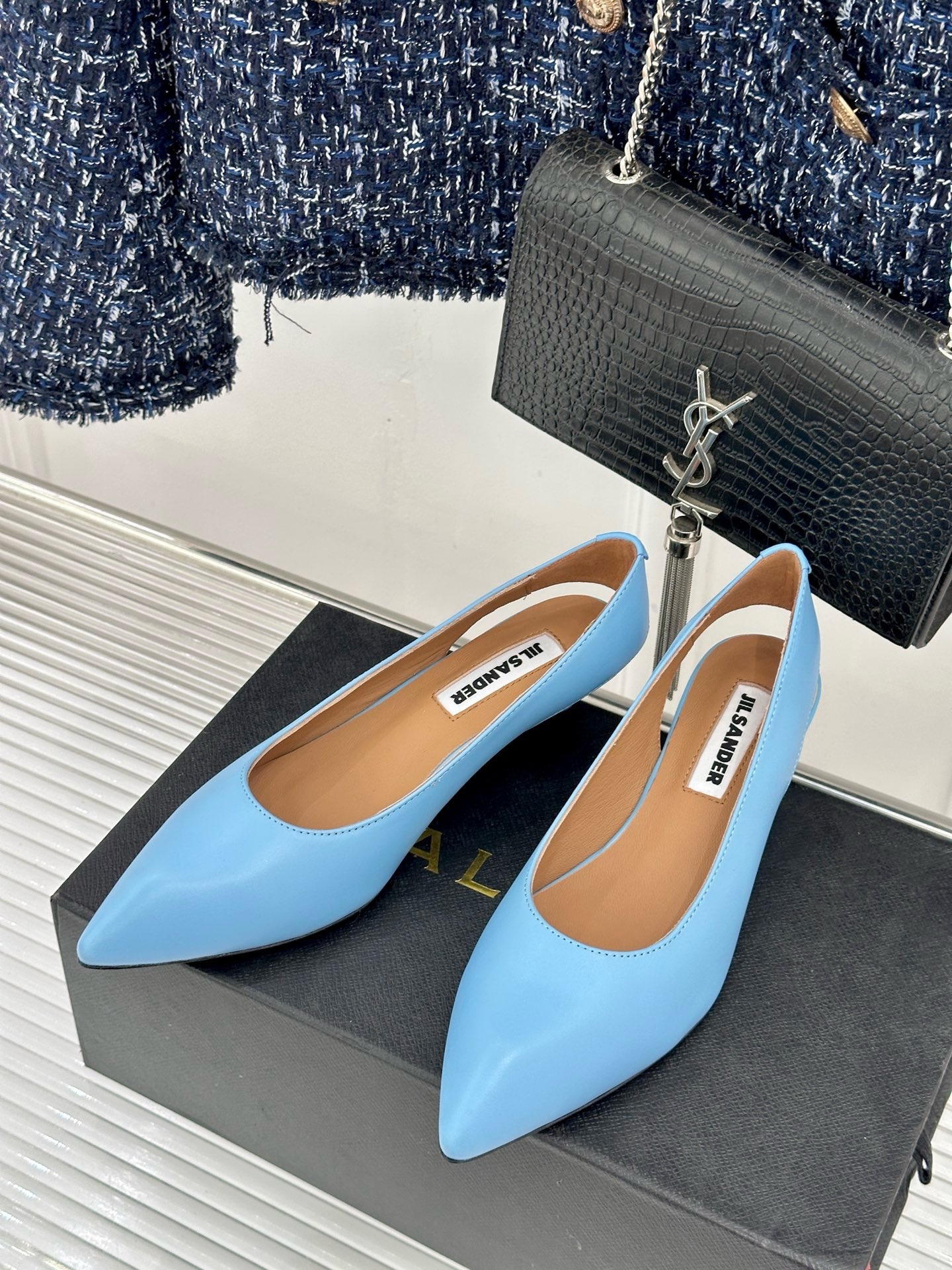 Туфли женские в стиле Jil Sander голубого цвета