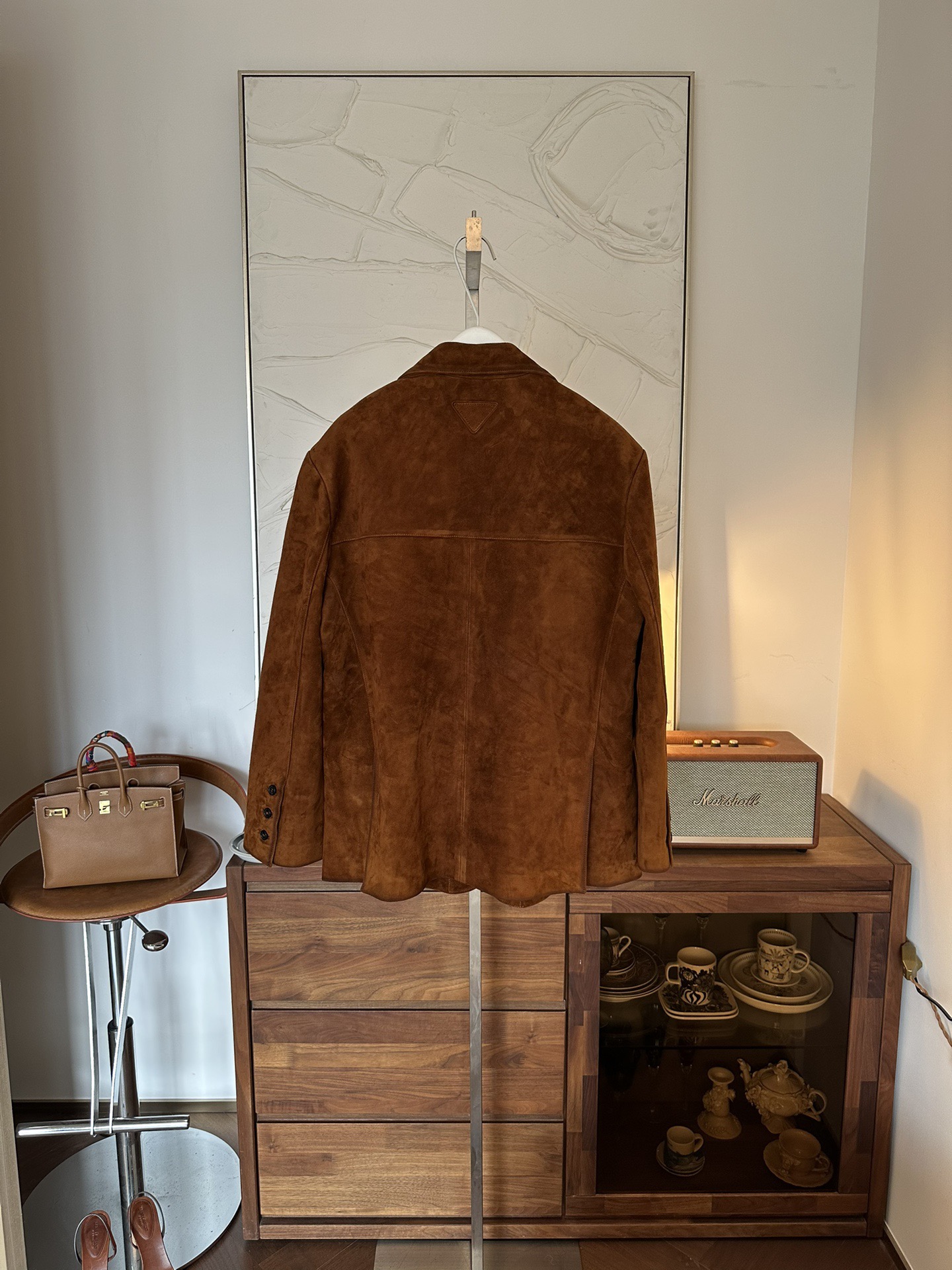 Куртка женская в стиле Prada из натуральной замши коричневого цвета с классическим кроем