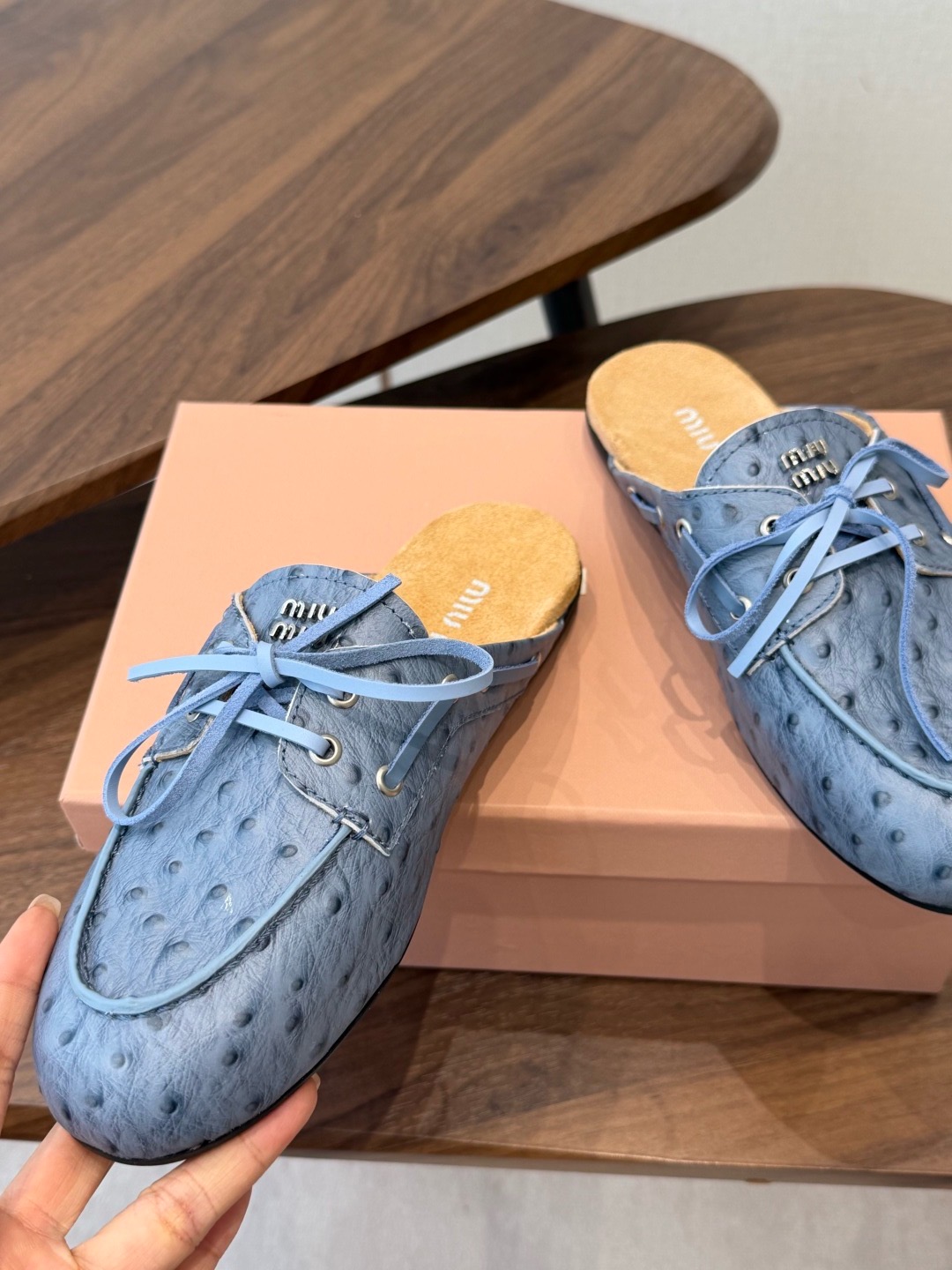 Мюли женские Miu Miu голубого цвета