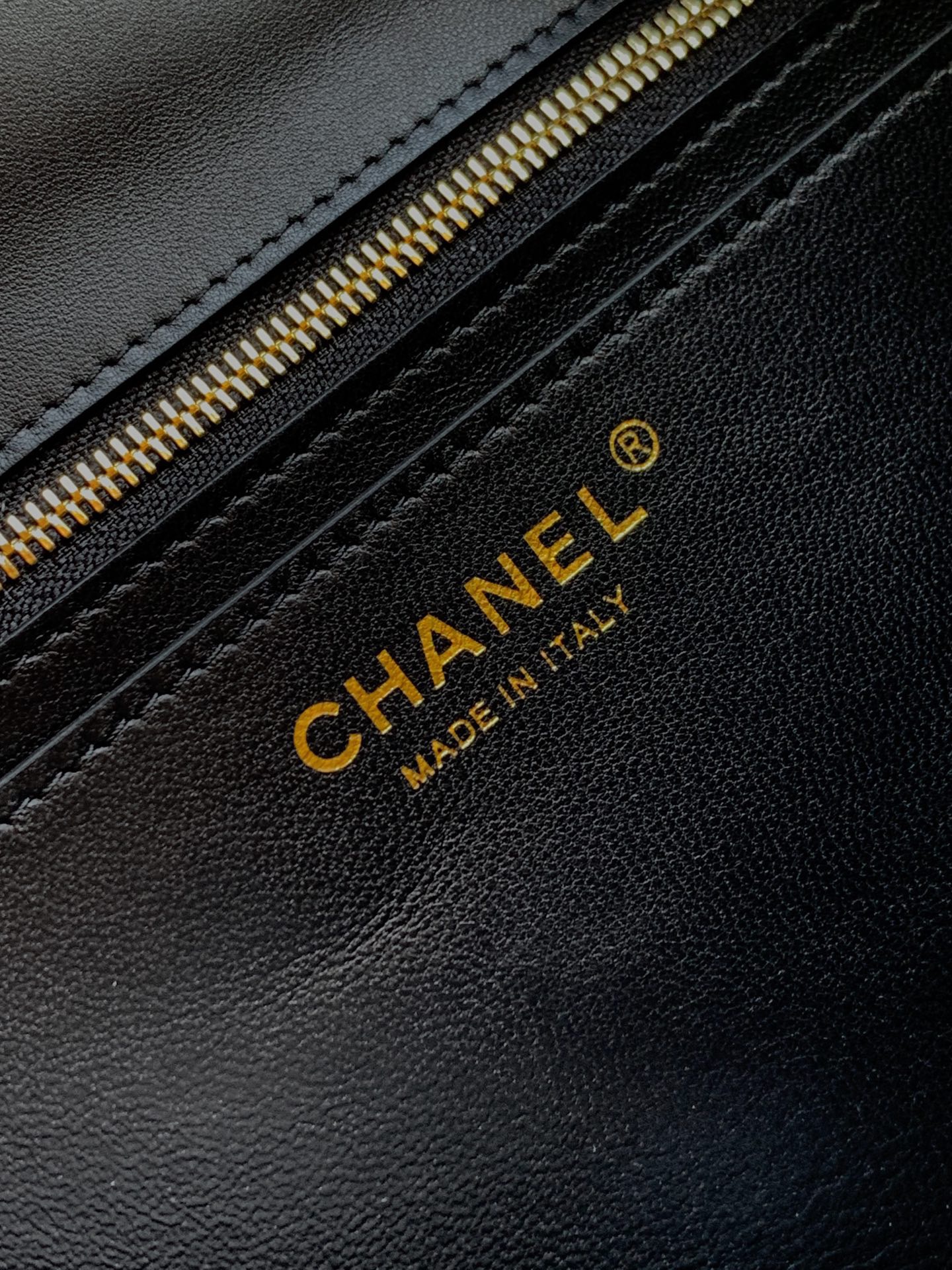 Сумка женская Chanel CF Shopping Bag черного цвета