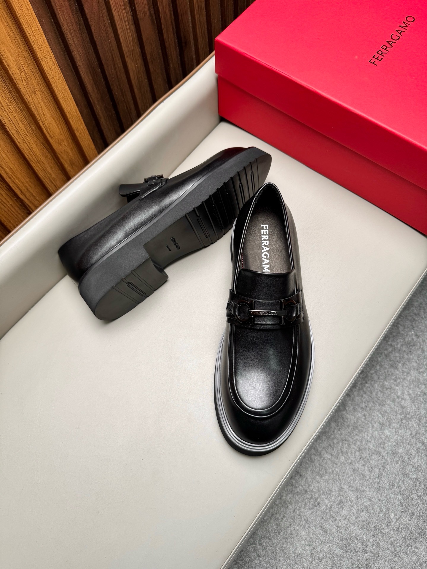 Лоферы мужские в стиле Salvatore Ferragamo чёрного цвета