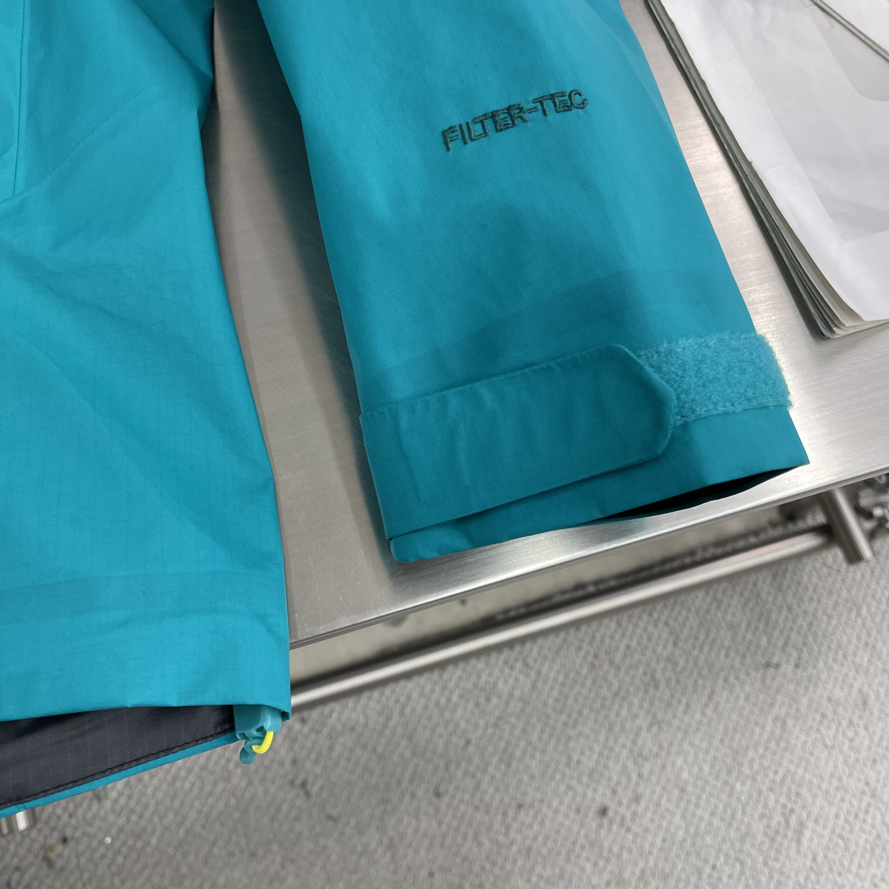 Куртка мужская Kailas softshell с капюшоном бирюзового цвета водо- и ветрозащитная