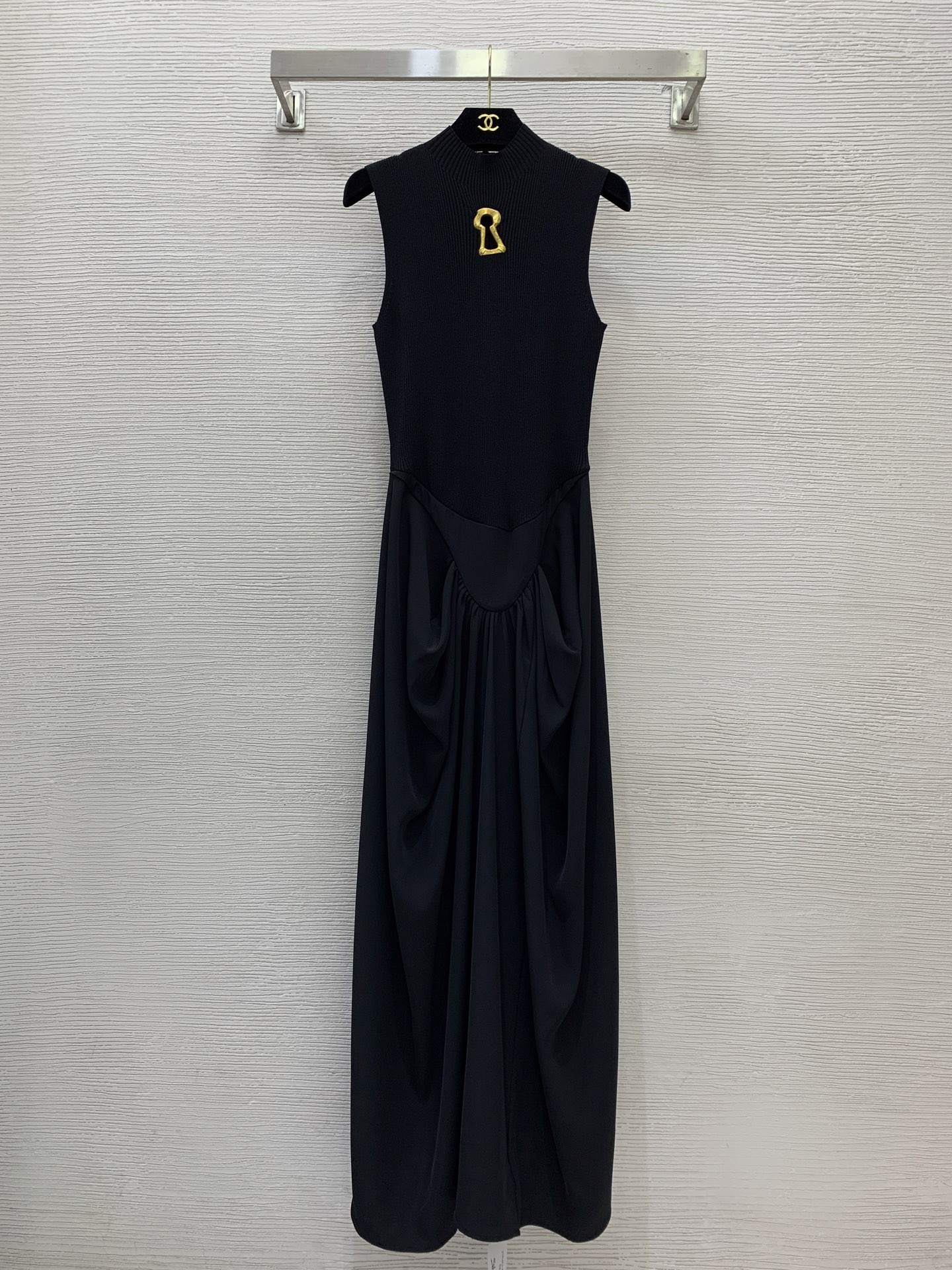 Платье женское в стиле Schiaparelli длинное комбинированное с декоративным элементом