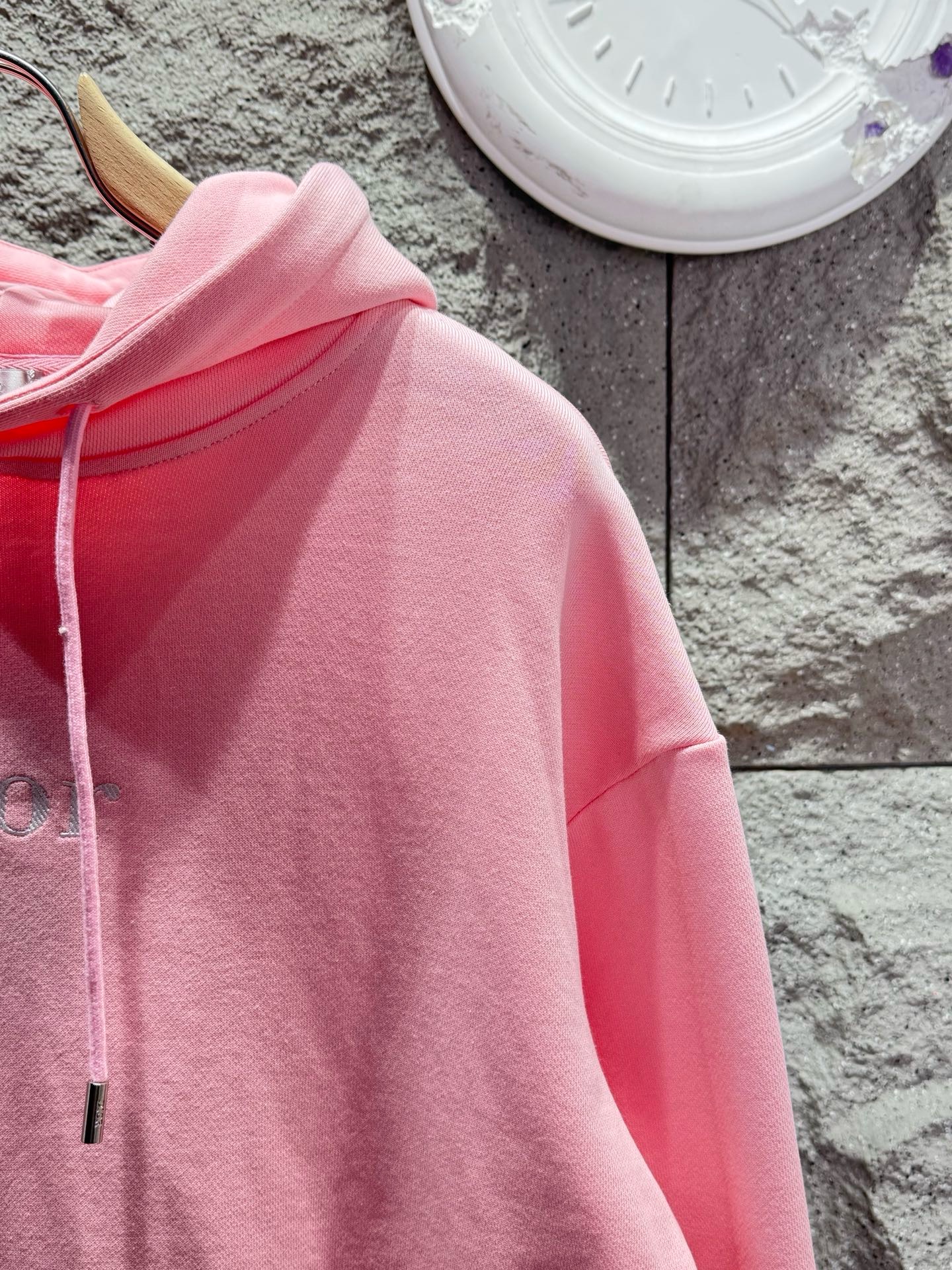 Худи мужское Dior Hooded Sweatshirt with Dior Embroidery розового цвета