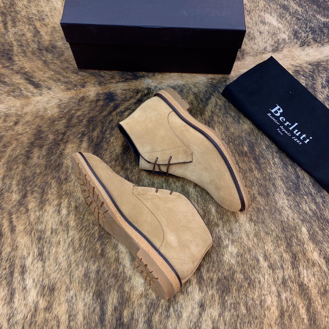 Ботинки мужские в стиле Berluti Chukka бежевого цвета