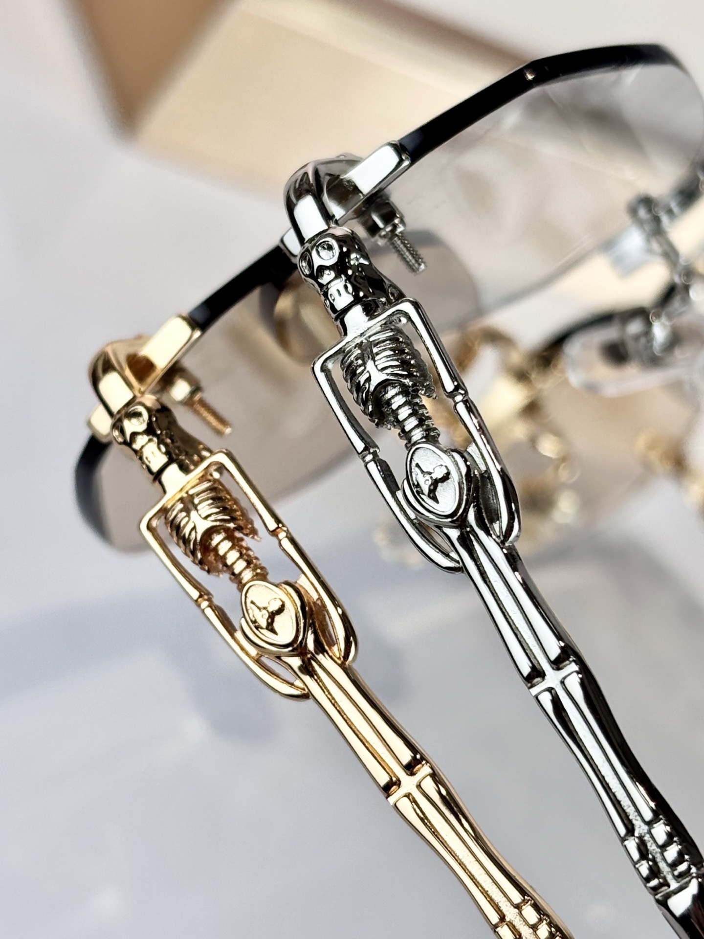 Очки солнцезащитные женские в стиле Vivienne Westwood