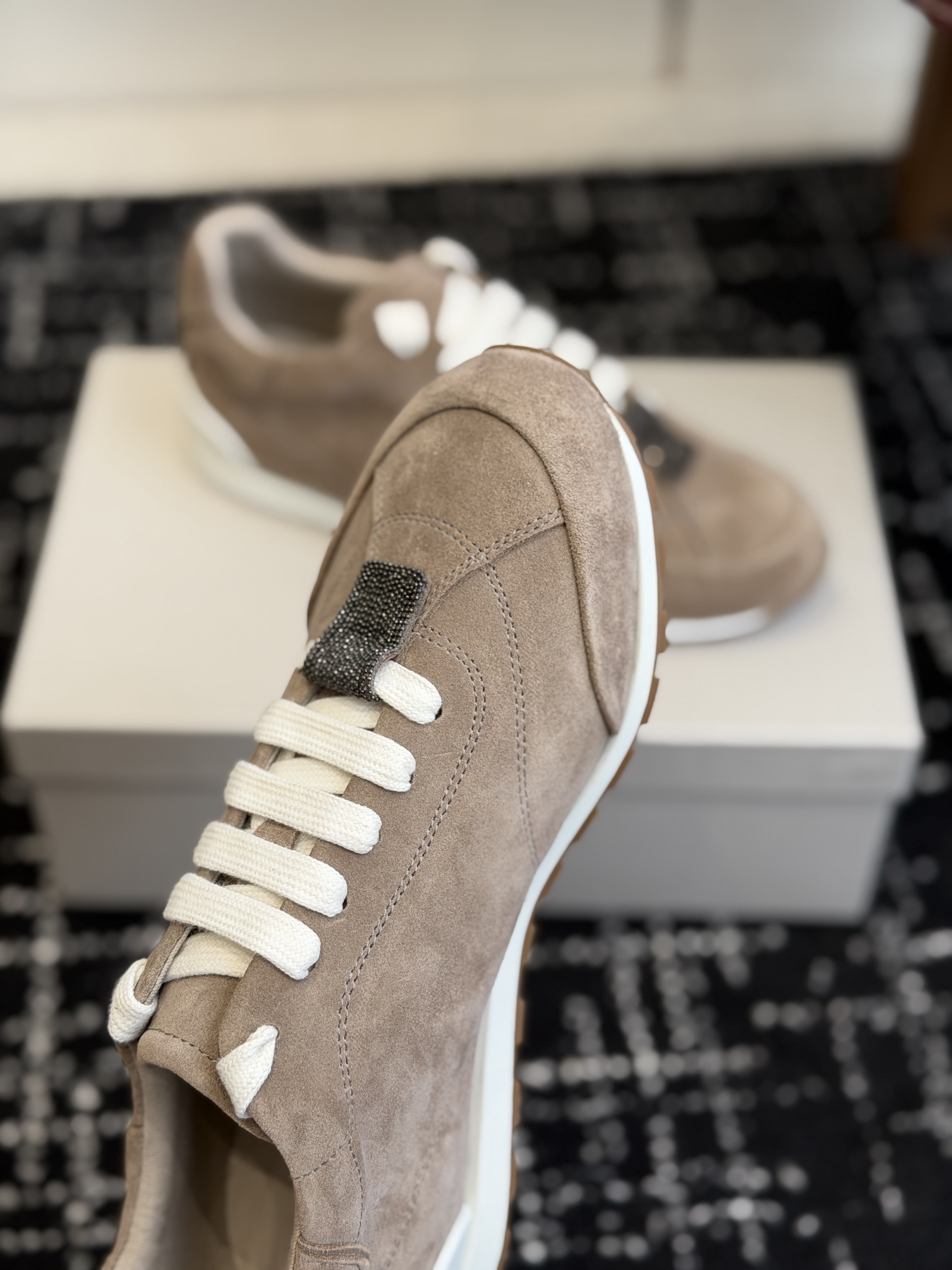 Кроссовки женские в стиле Brunello Cucinelli бежевого цвета