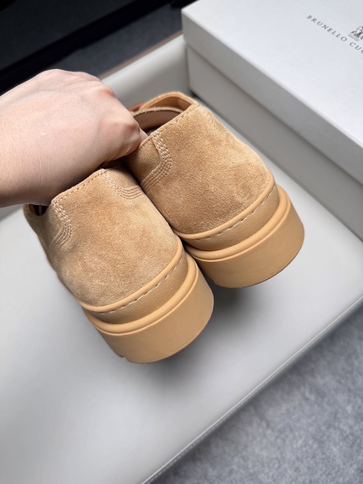 Туфли мужские в стиле Brunello Cucinelli бежевого цвета