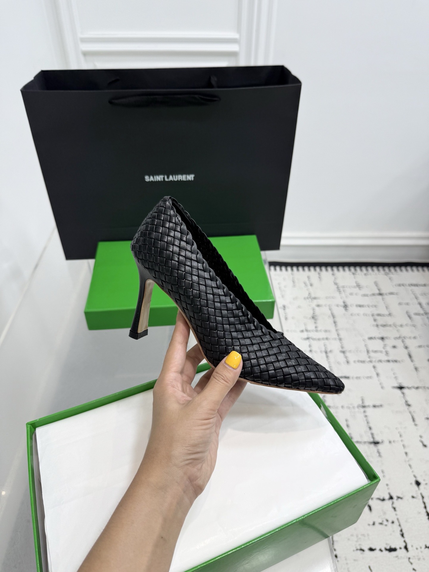 Туфли женские в стиле Bottega Veneta Sofia чёрного цвета