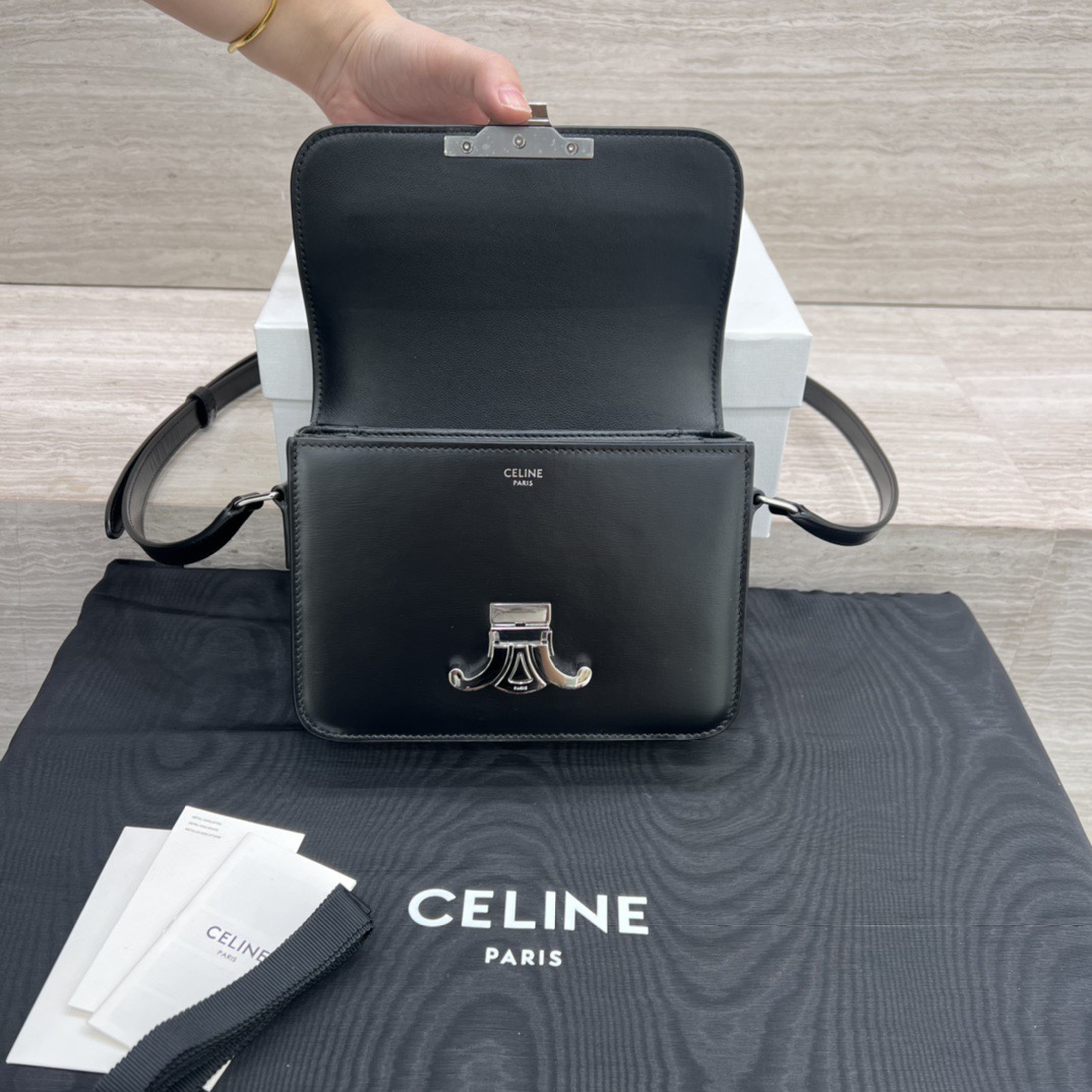 Сумка женская в стиле Celine Teen Triomphe компактная чёрная с серебряной фурнитурой