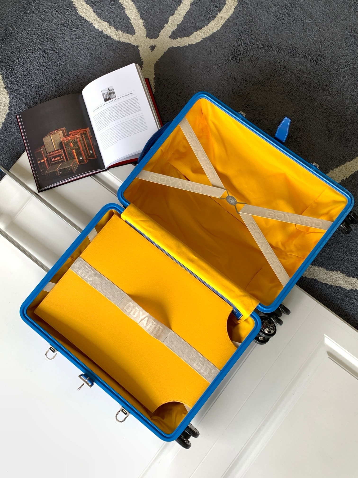 Чемодан Goyard Bourget PM синего цвета