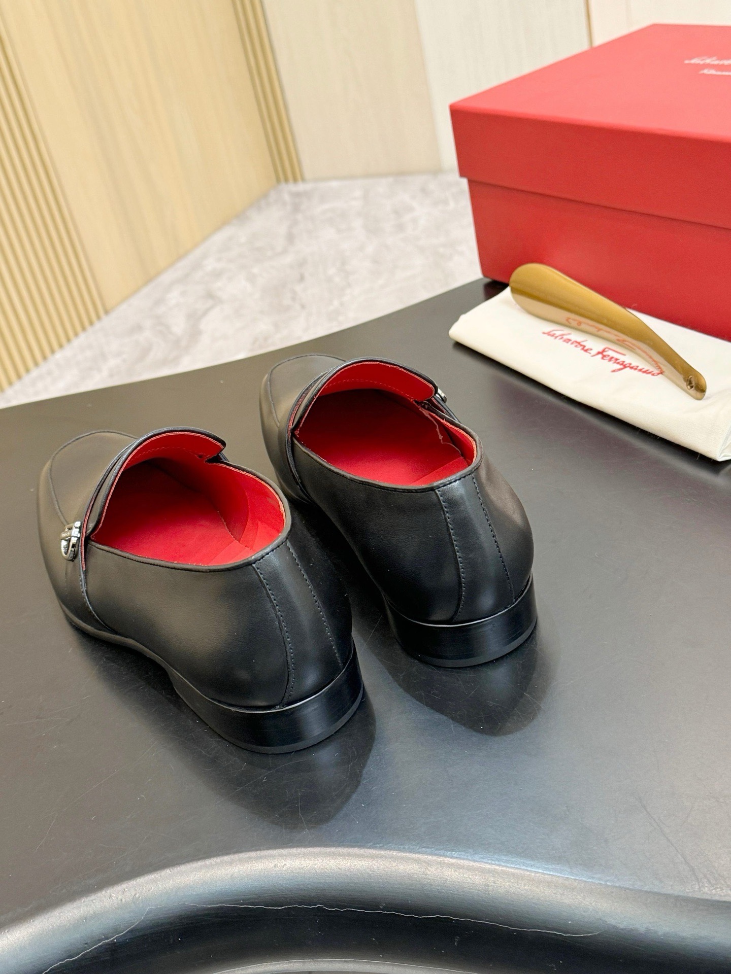 Лоферы мужские в стиле Salvatore Ferragamo Gancini чёрного цвета
