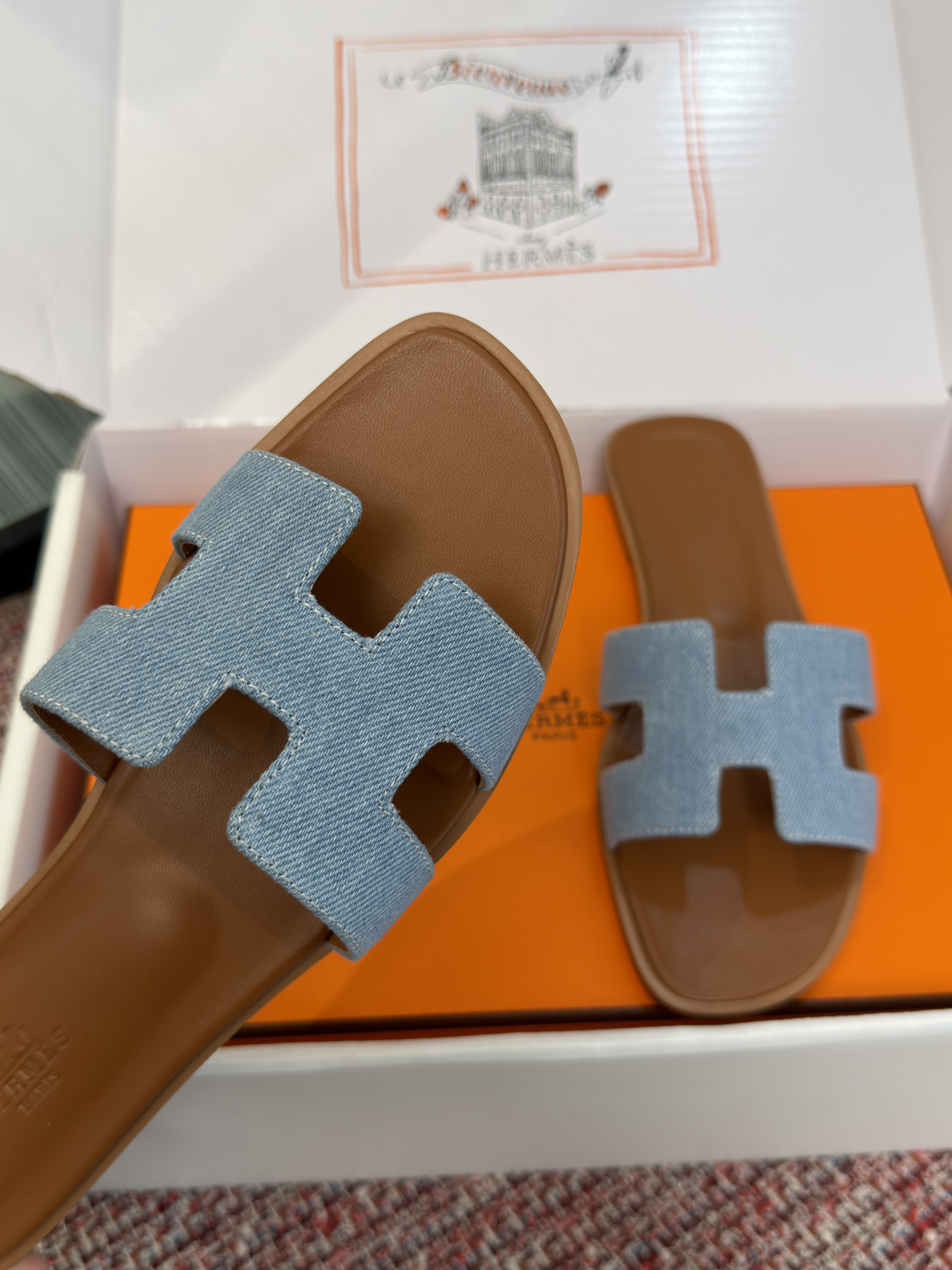 Шлёпанцы женские в стиле Hermès Oran голубого и коричневого цвета