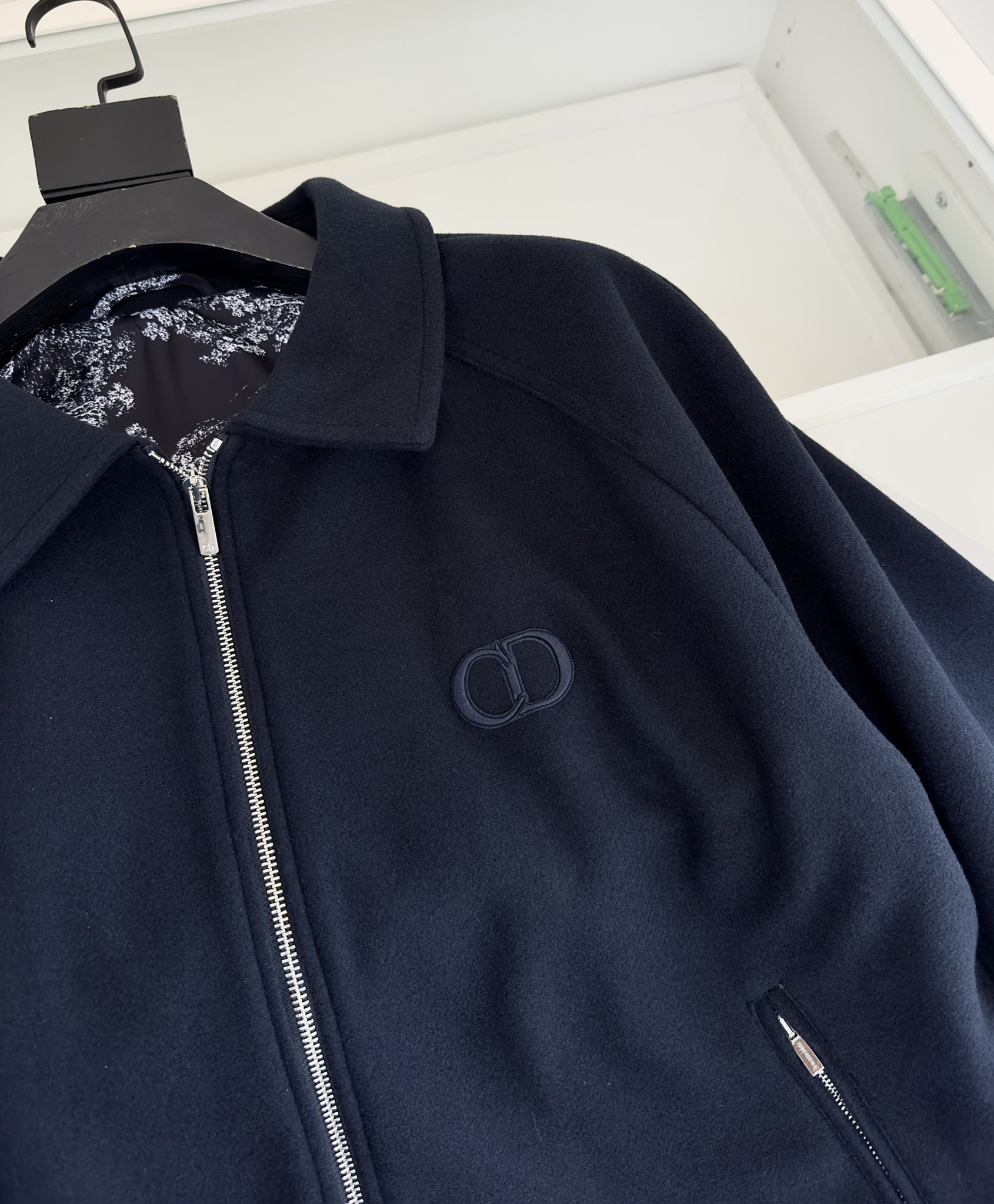 Куртка мужская в стиле Dior тёмно-синего цвета с отложным воротником