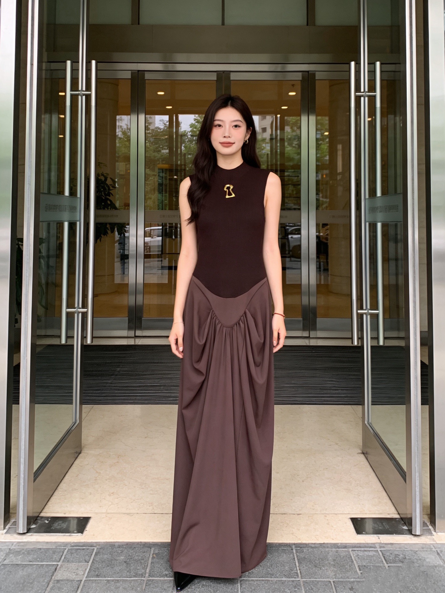 Платье женское в стиле Schiaparelli длинное комбинированное с декоративным элементом