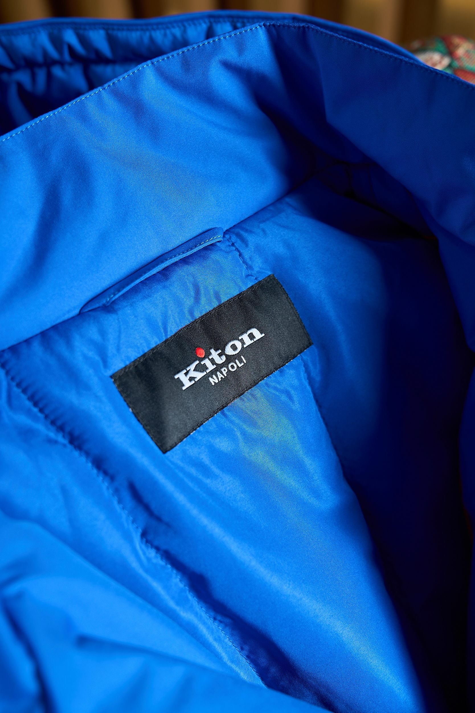 Куртка мужская Kiton голубого цвета с капюшоном и кожаной отделкой