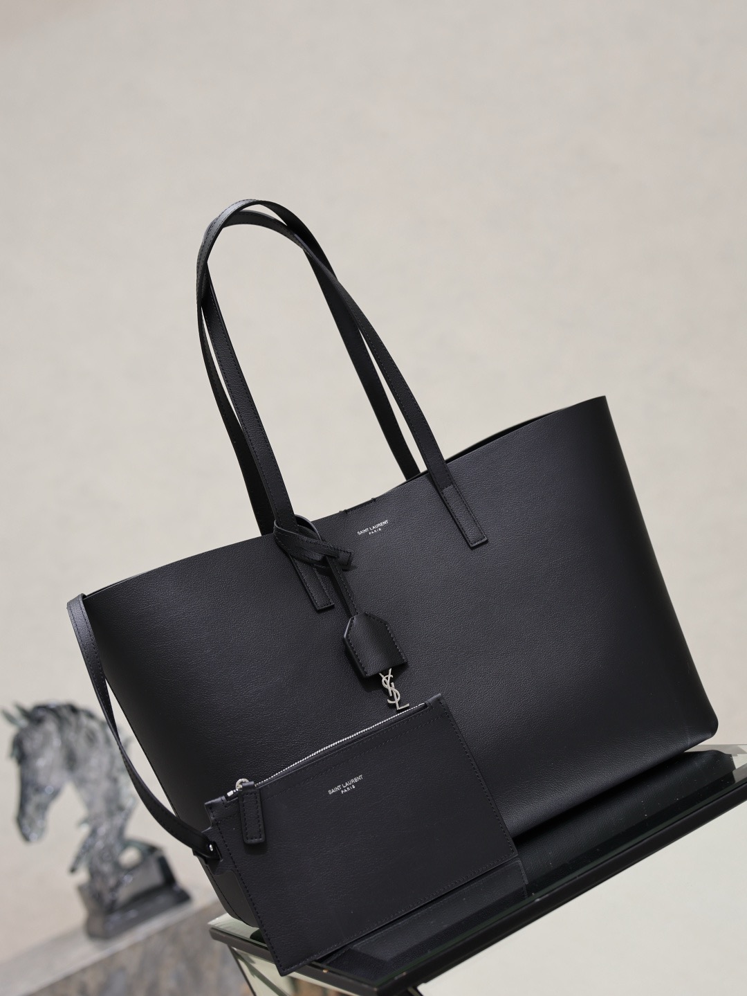 Сумка женская Saint Laurent Shopping Tote черного цвета