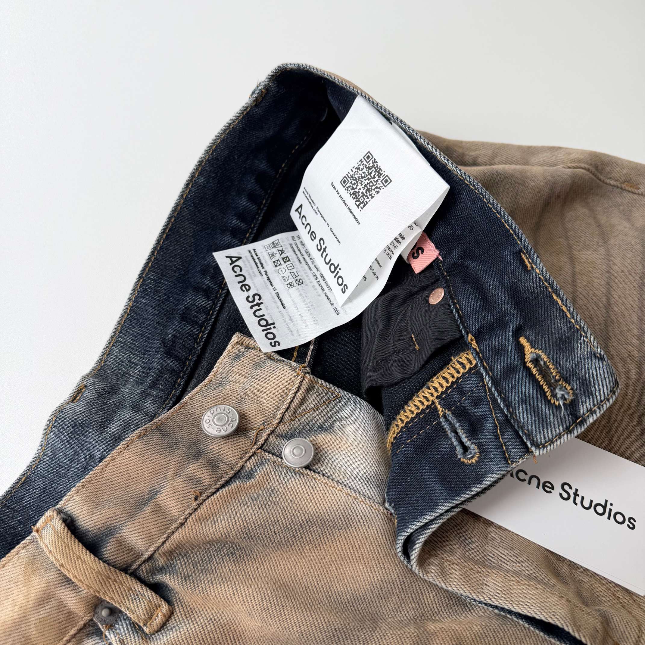 Джинсы мужские в стиле Acne Studios прямого кроя бежевого цвета с эффектом состаривания