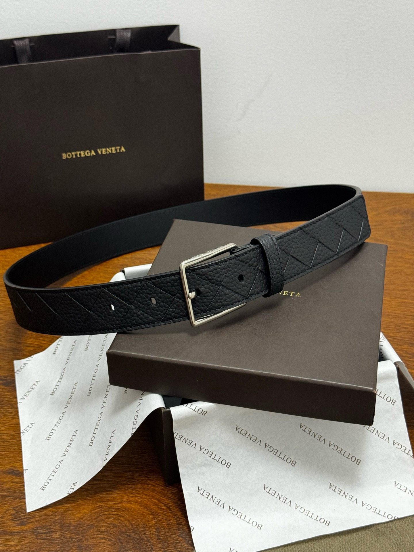 Ремень мужской Bottega Veneta Intrecciato кожи чёрного цвета