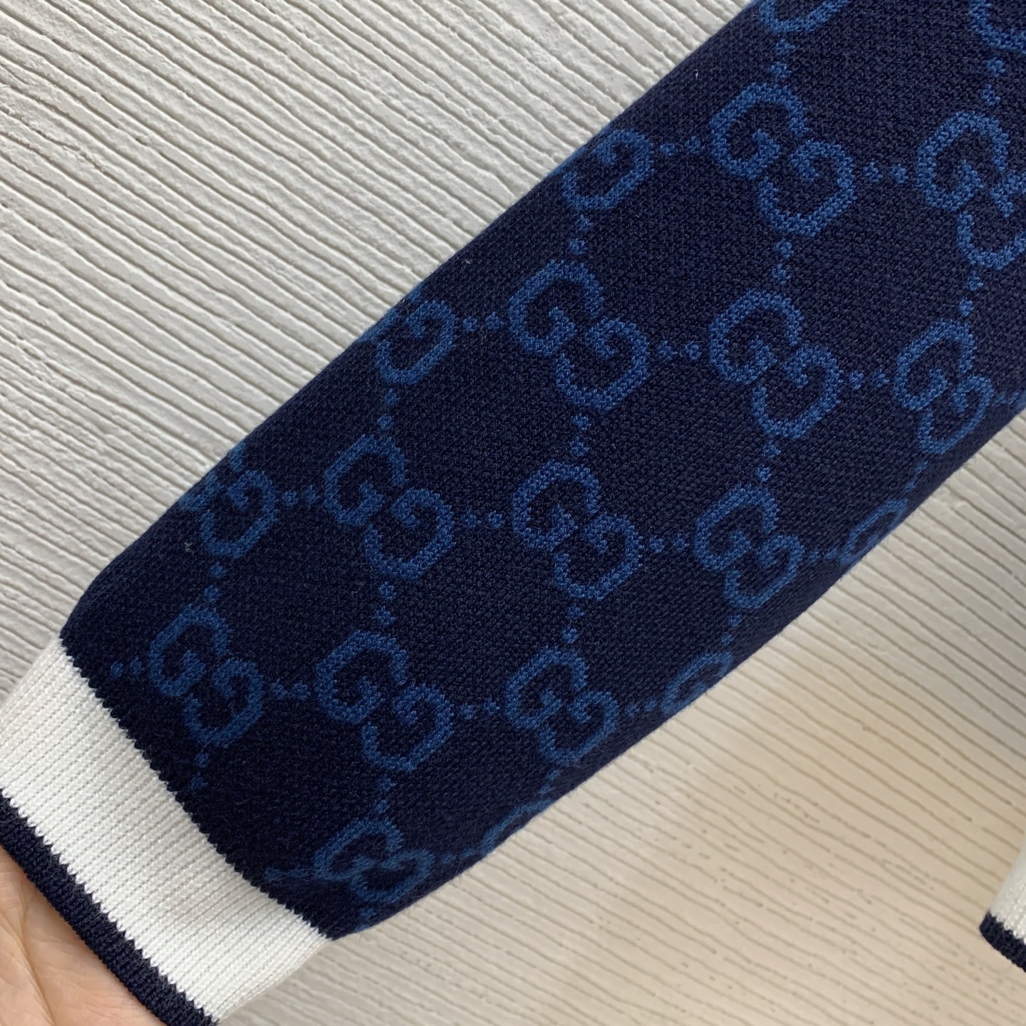 Кардиган женский в стиле Gucci с монограммой GG и контрастной отделкой