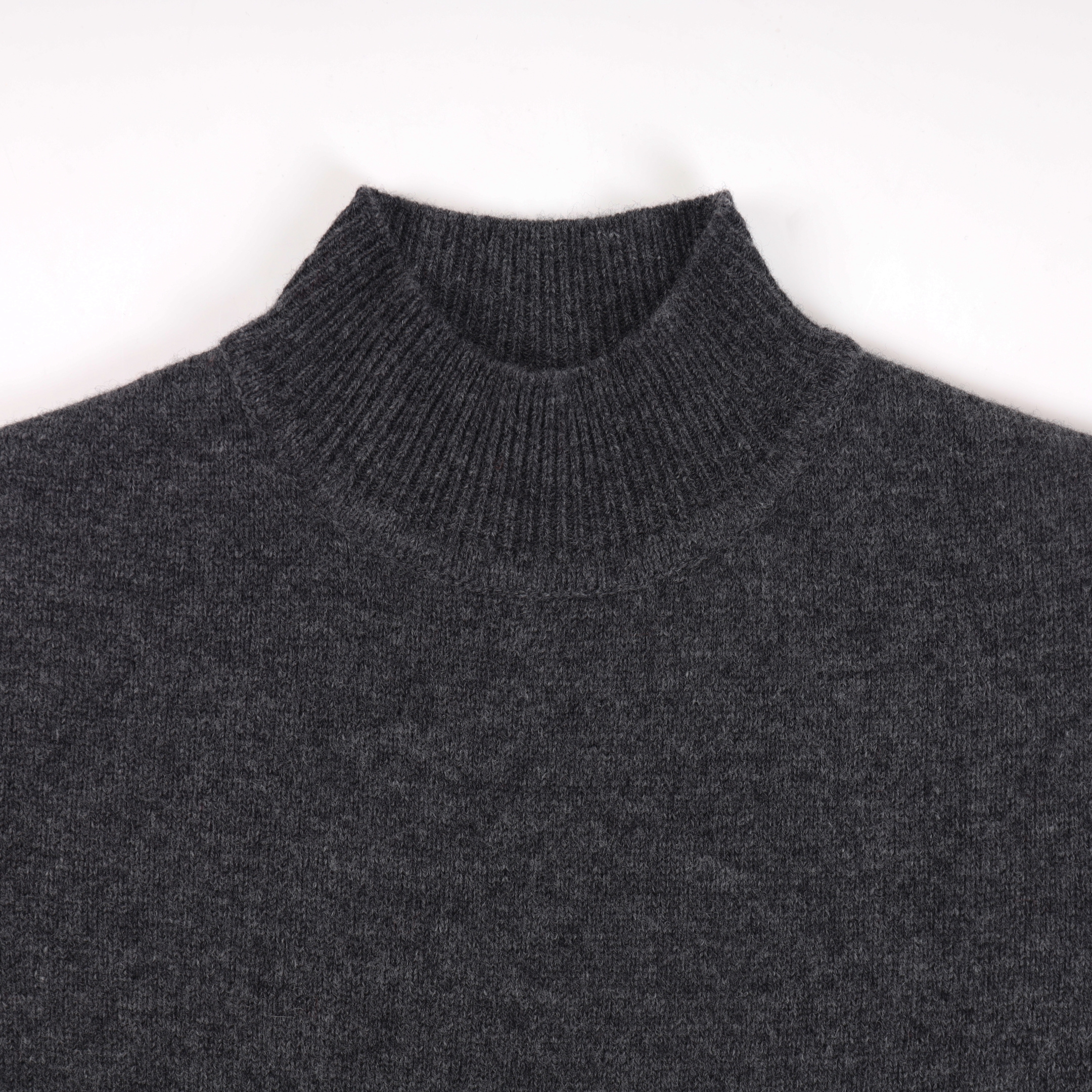 Платье трикотажное женское в стиле Jacquemus серого цвета