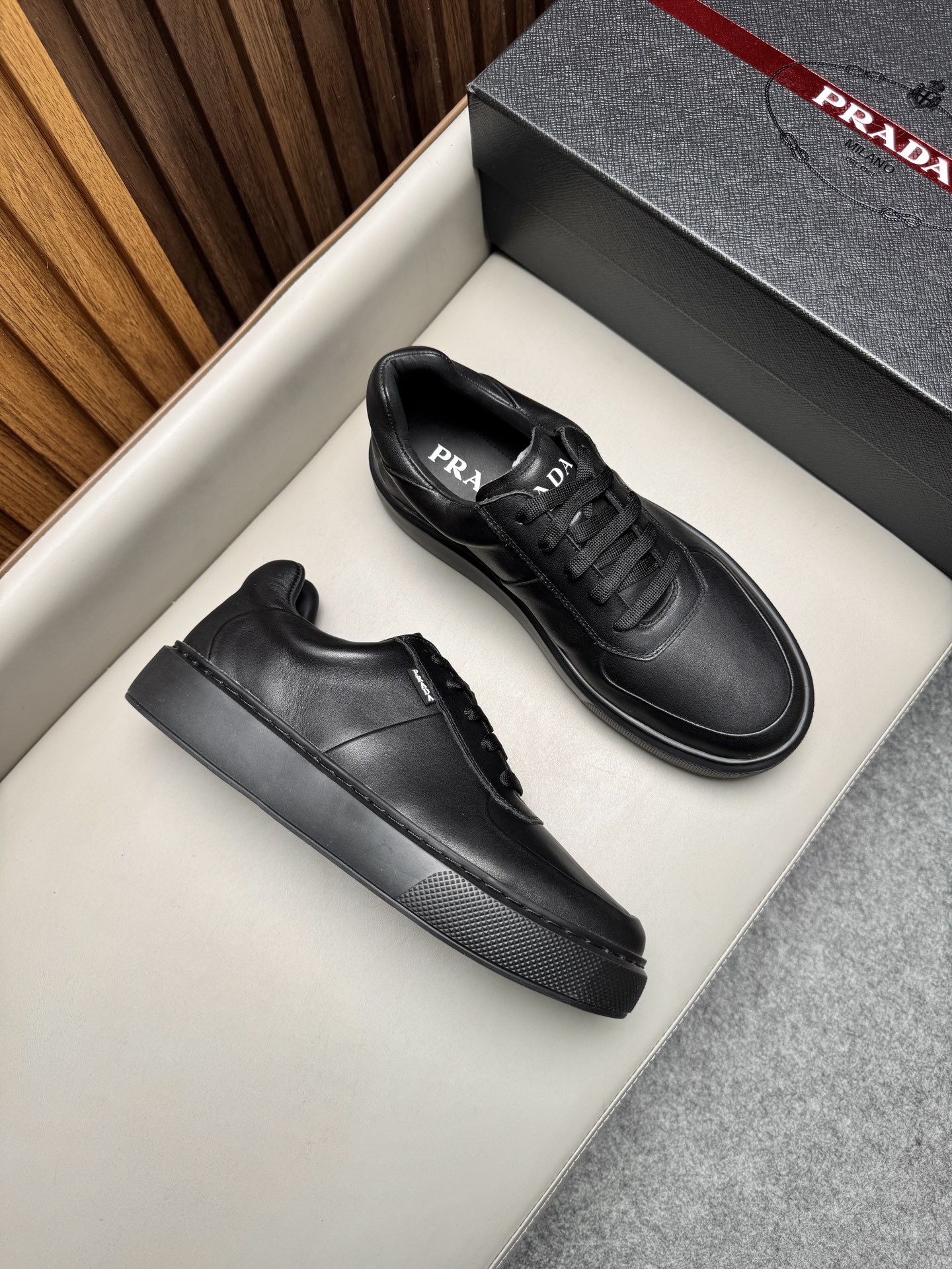 Кроссовки мужские в стиле Prada черного цвета