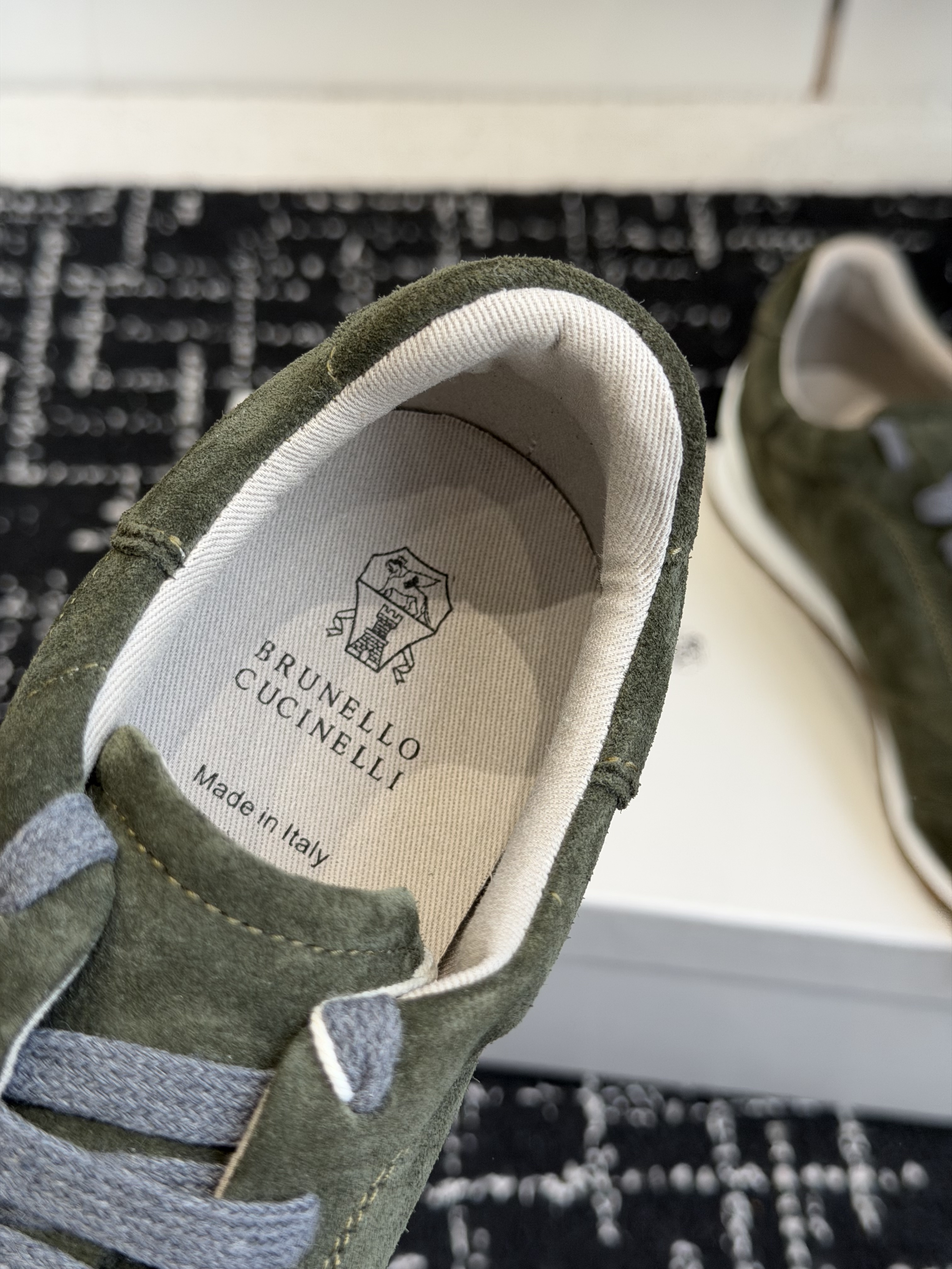 Кроссовки женские в стиле Brunello Cucinelli зеленого цвета