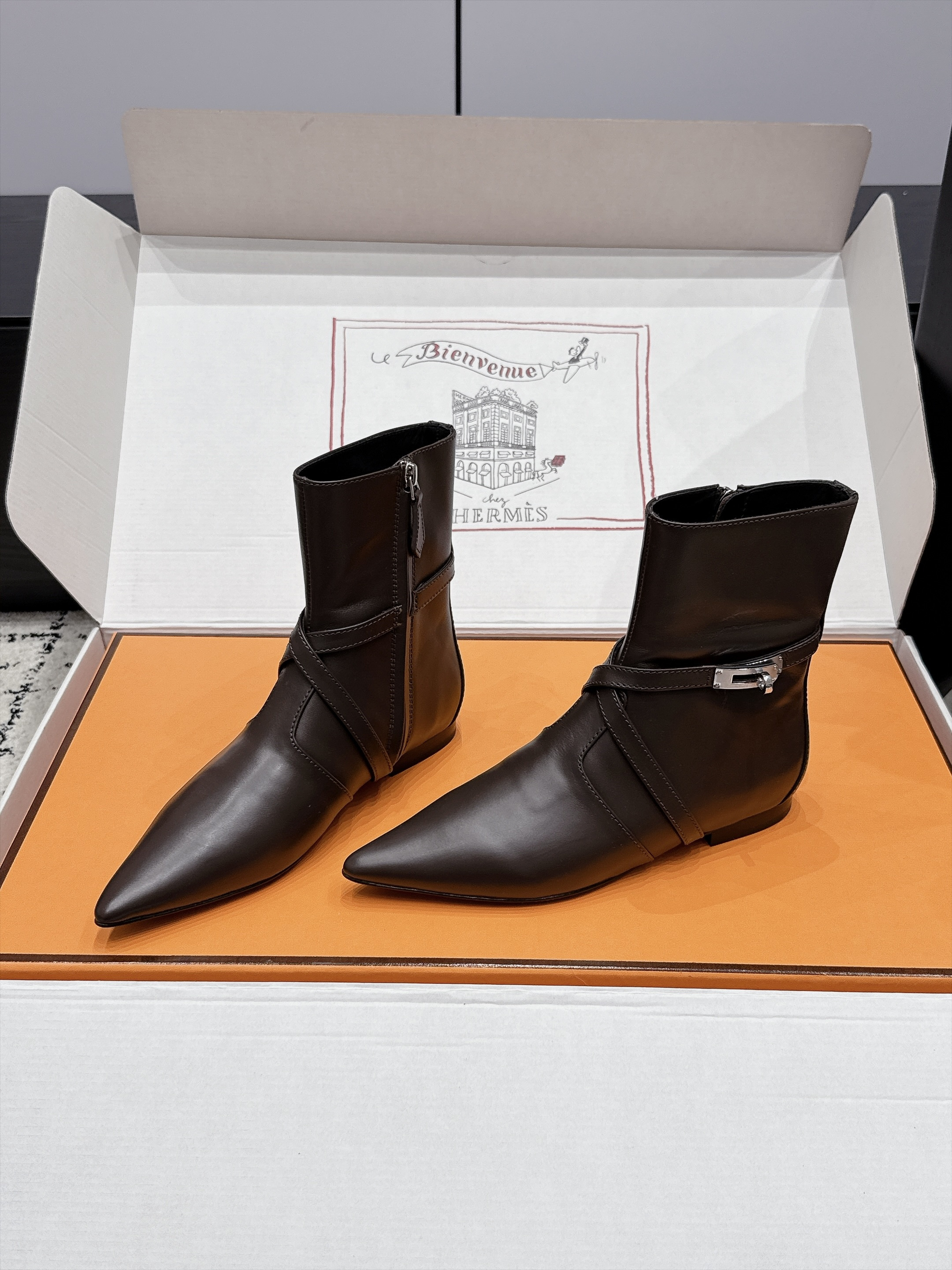 Ботильоны женские Hermès Nice 40 тёмно-коричневого цвета