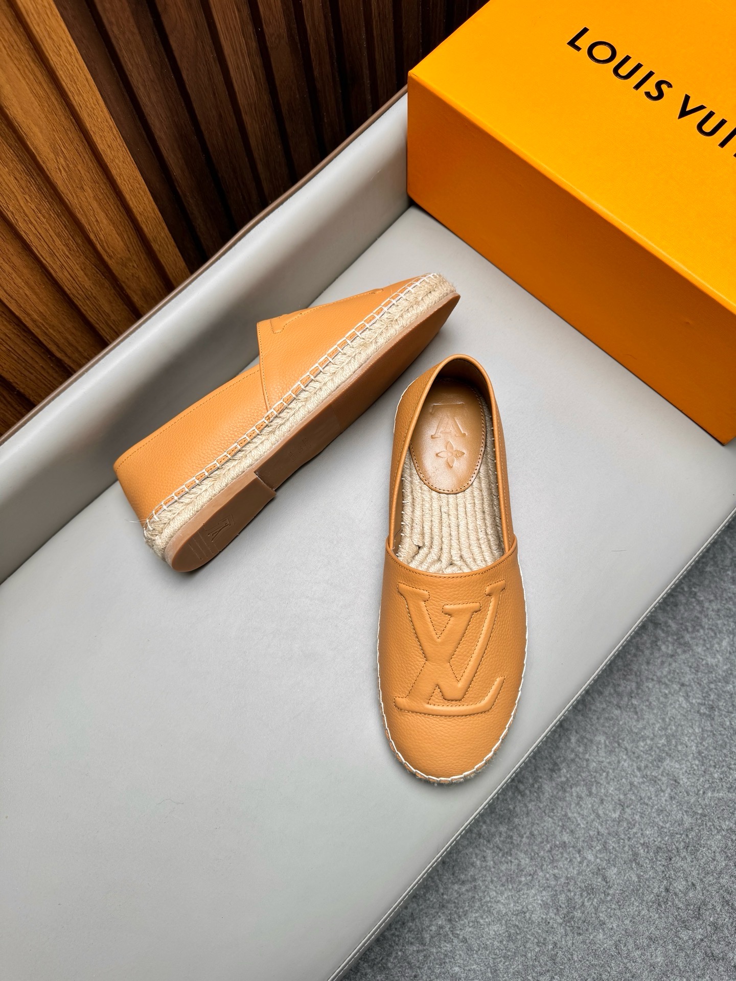 Эспадрильи мужские в стиле Louis Vuitton бежевого цвета