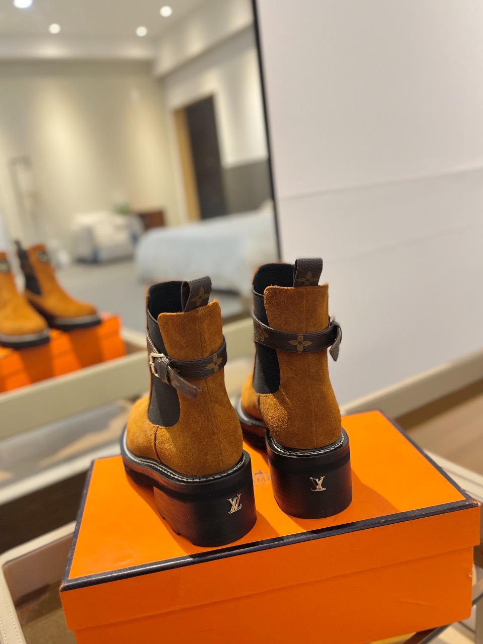 Ботинки Louis Vuitton LV Beaubourg Ankle Boot коричневого цвета