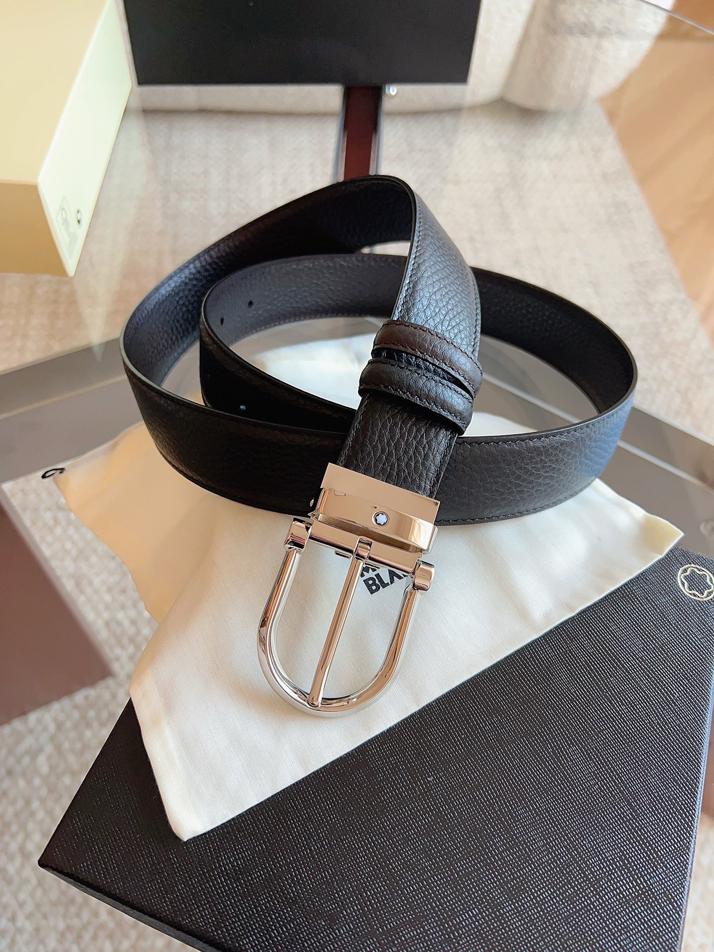 Ремень мужской Montblanc чёрного цвета двусторонний стальная пряжка