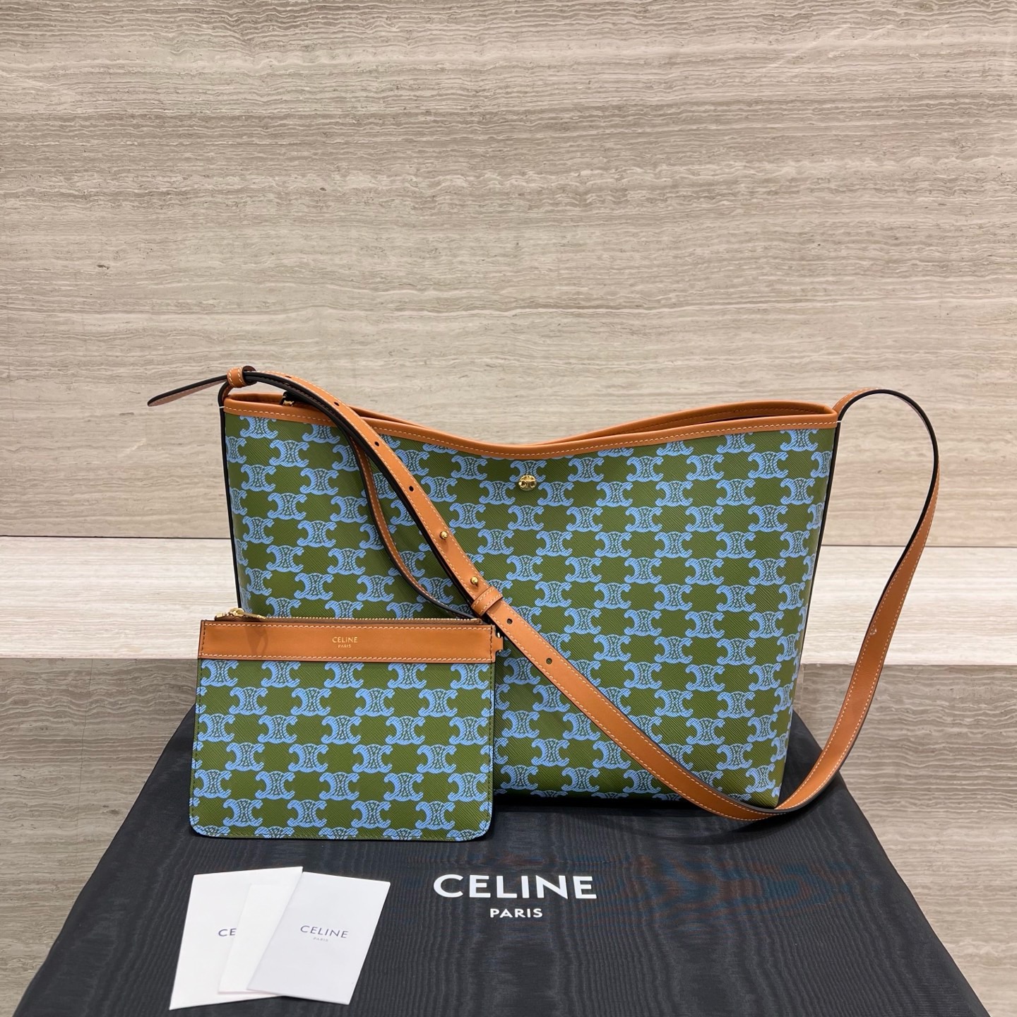 Сумка женская Celine Soft Shopper с принтом зелено-голубого цвета