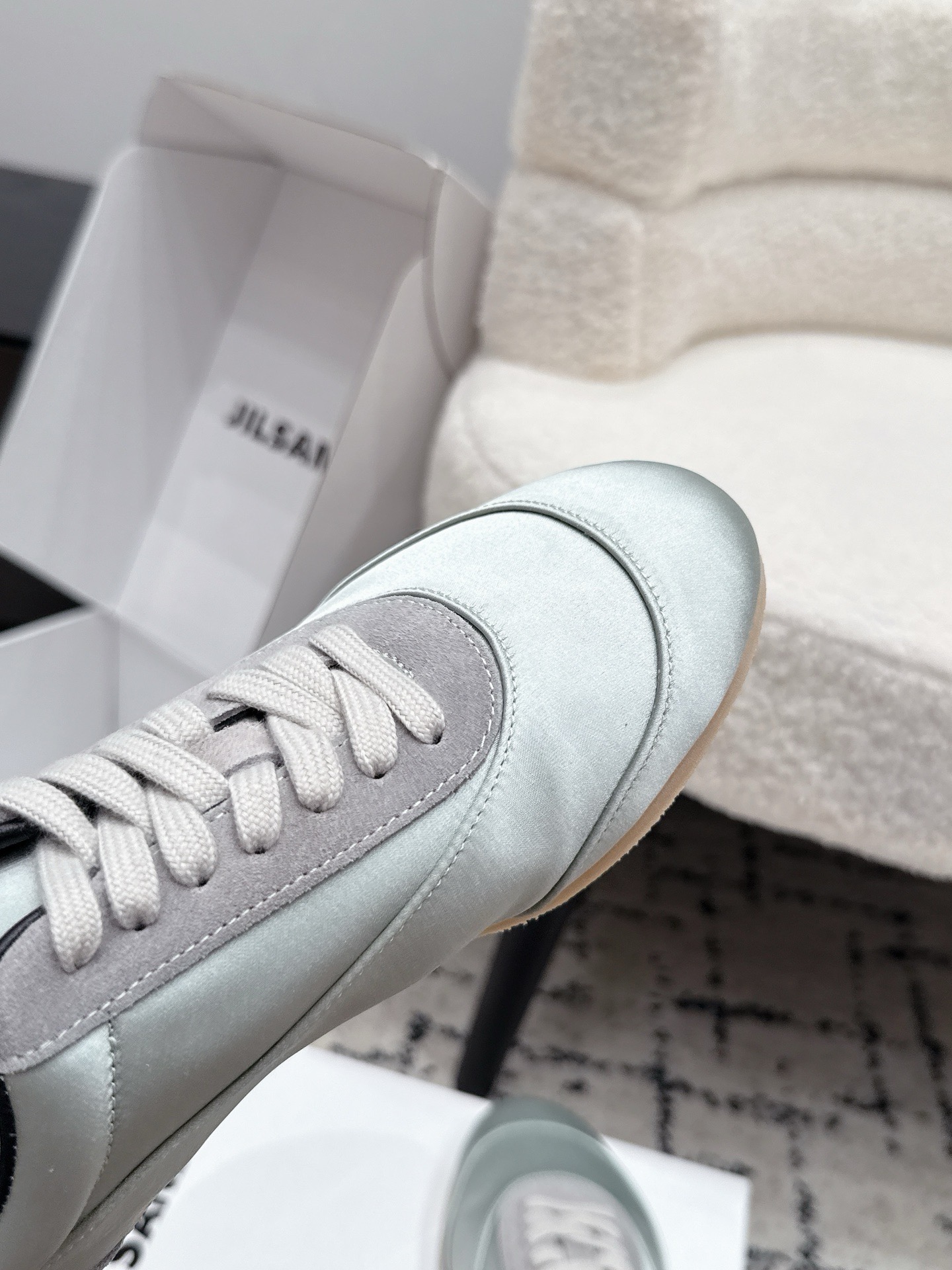 Кроссовки женские в стиле Jil Sander серого цвета