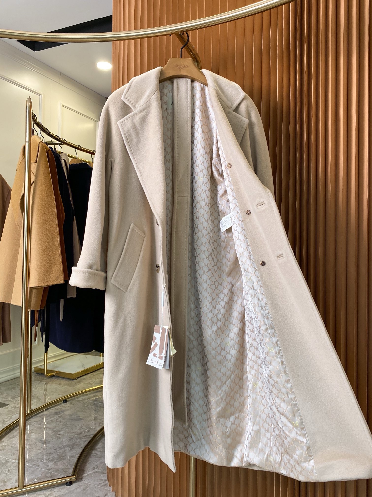 Пальто женское Max Mara 101801 Icon Coat бежевого цвета