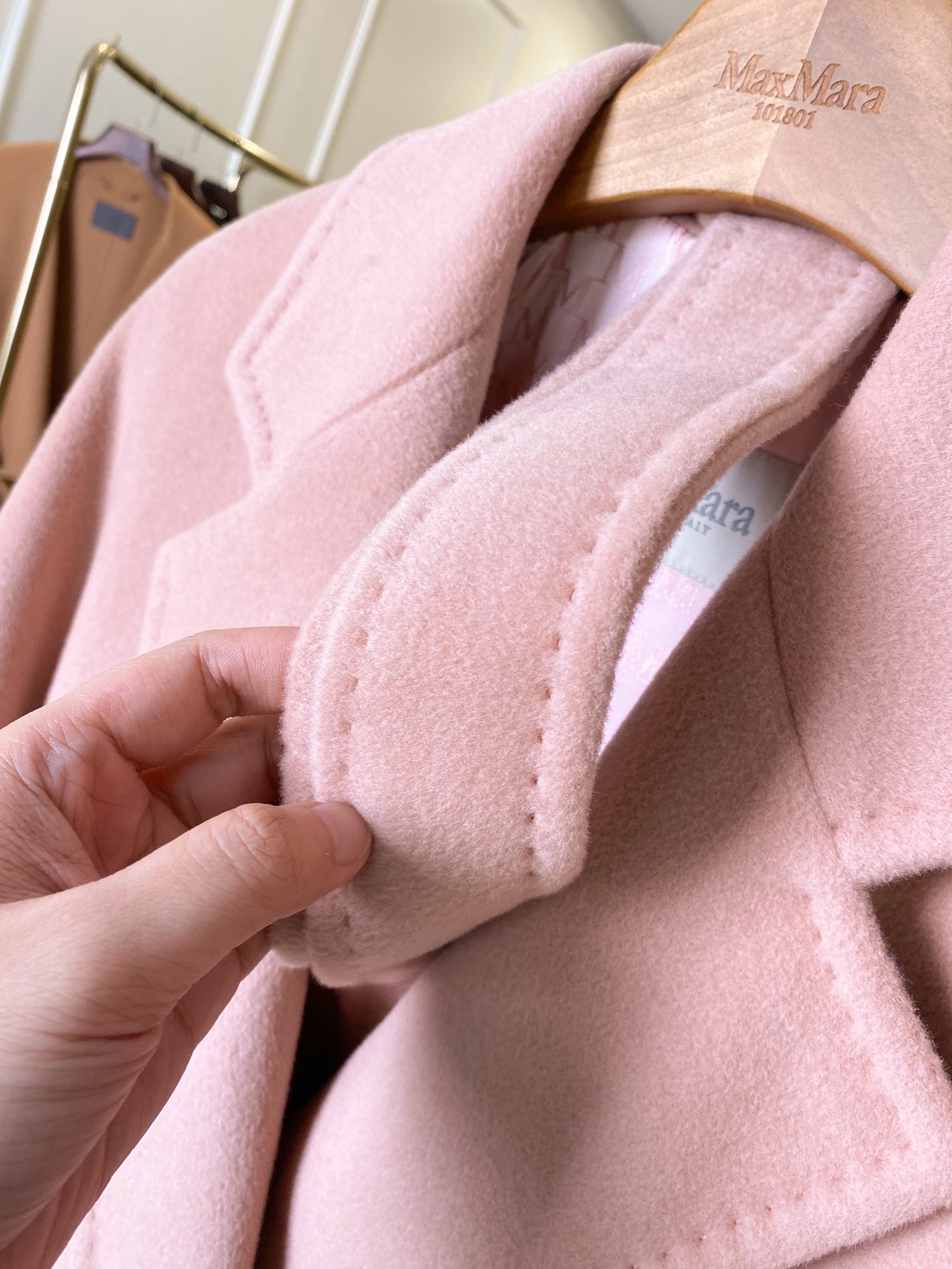 Пальто женское в стиле Max Mara Anne-Marie Beretta пудрово-розового цвета