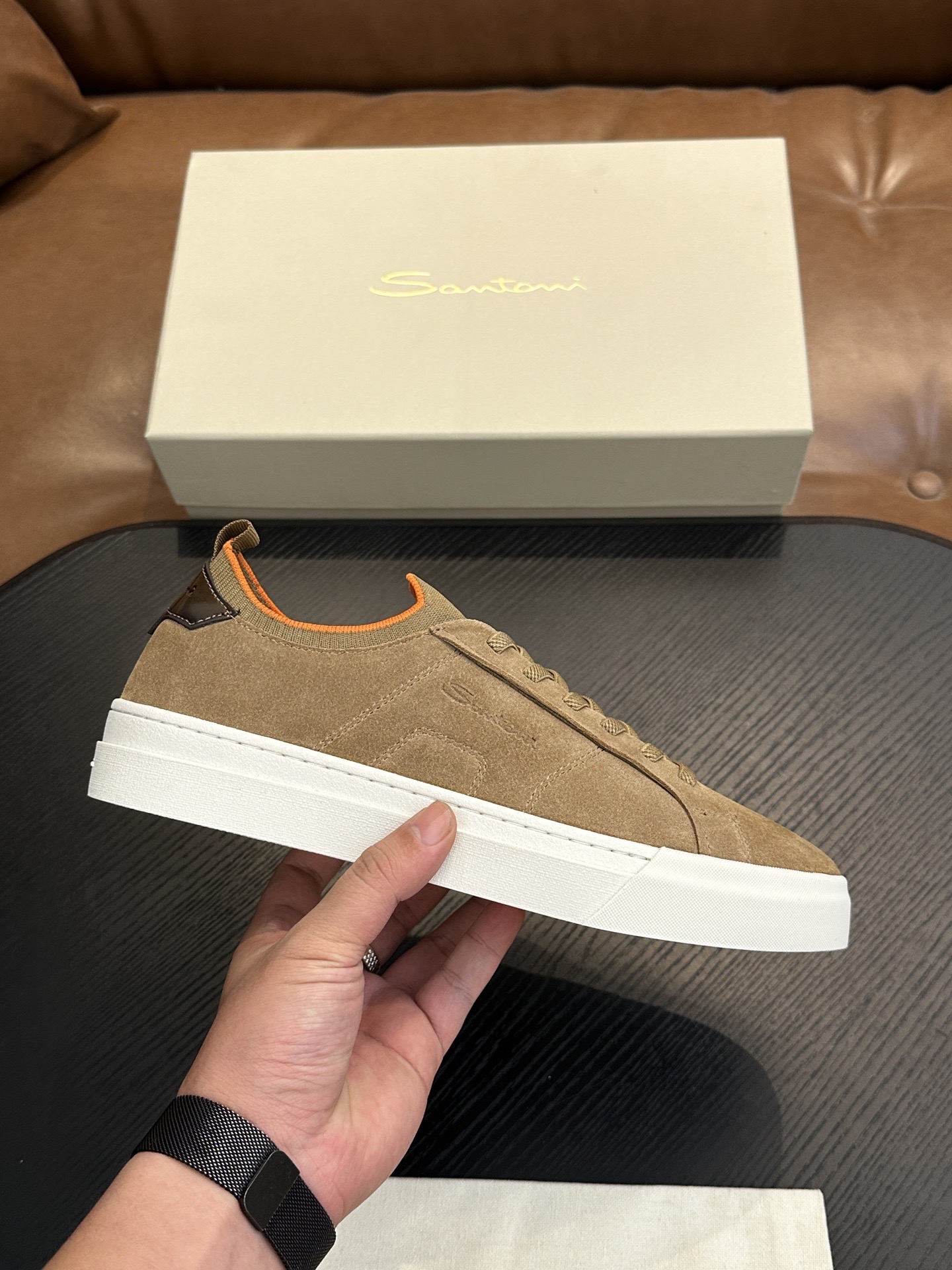 Кроссовки мужские в стиле Santoni из натуральной зернистой кожи бежевого цвета