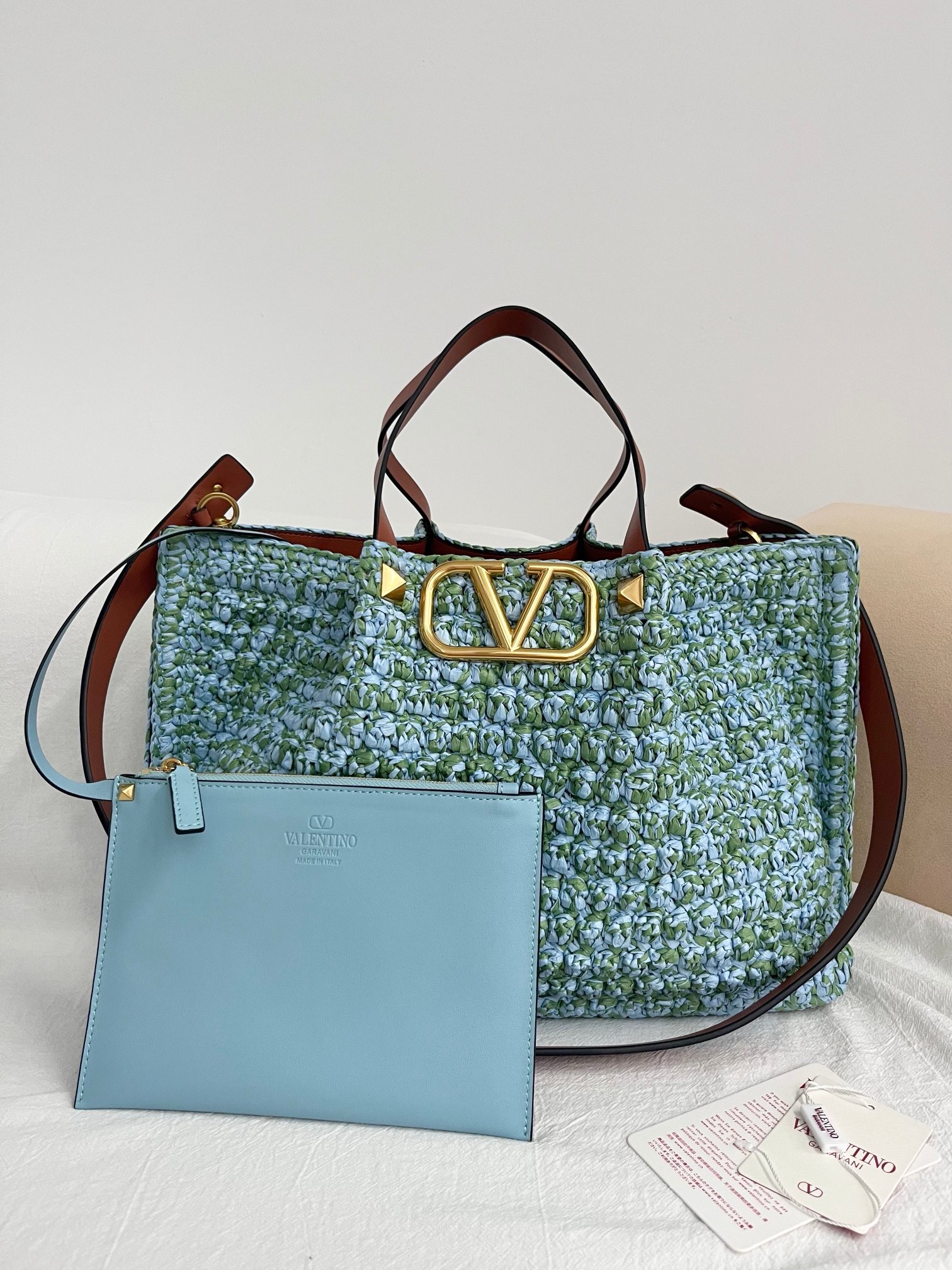 Сумка женская в стиле Valentino VLogo зелёного цвета (35 см)