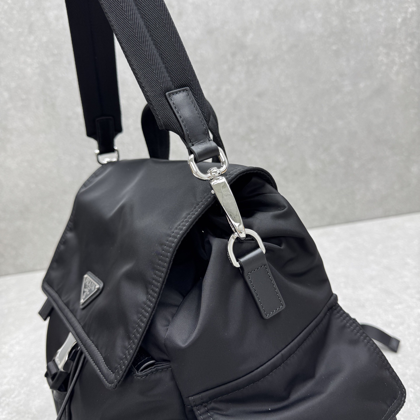 Рюкзак унисекс в стиле Prada Explore 6911 чёрного цвета