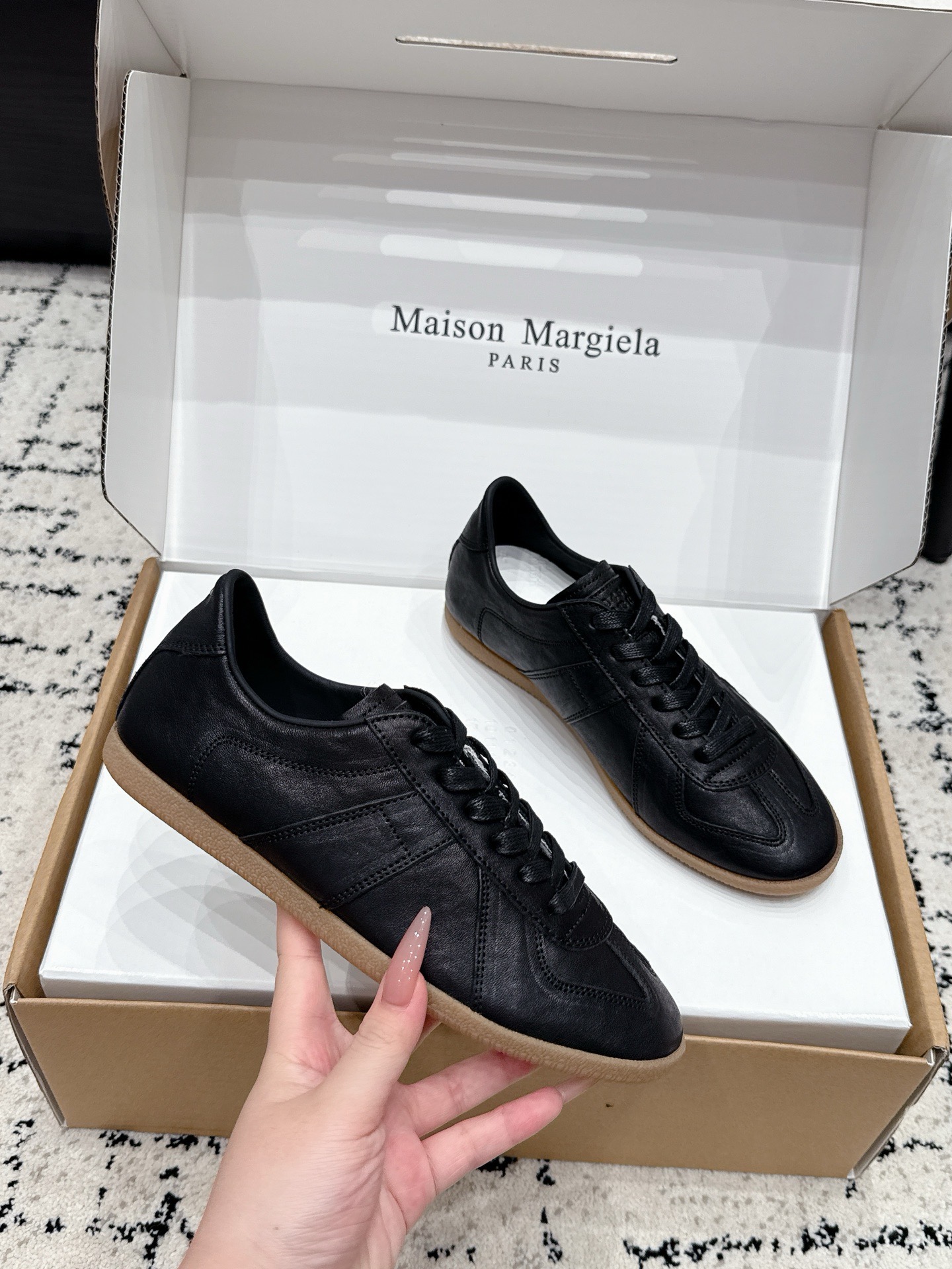 Кроссовки унисекс в стиле Maison Margiela MM6 German Trainer чёрного цвета