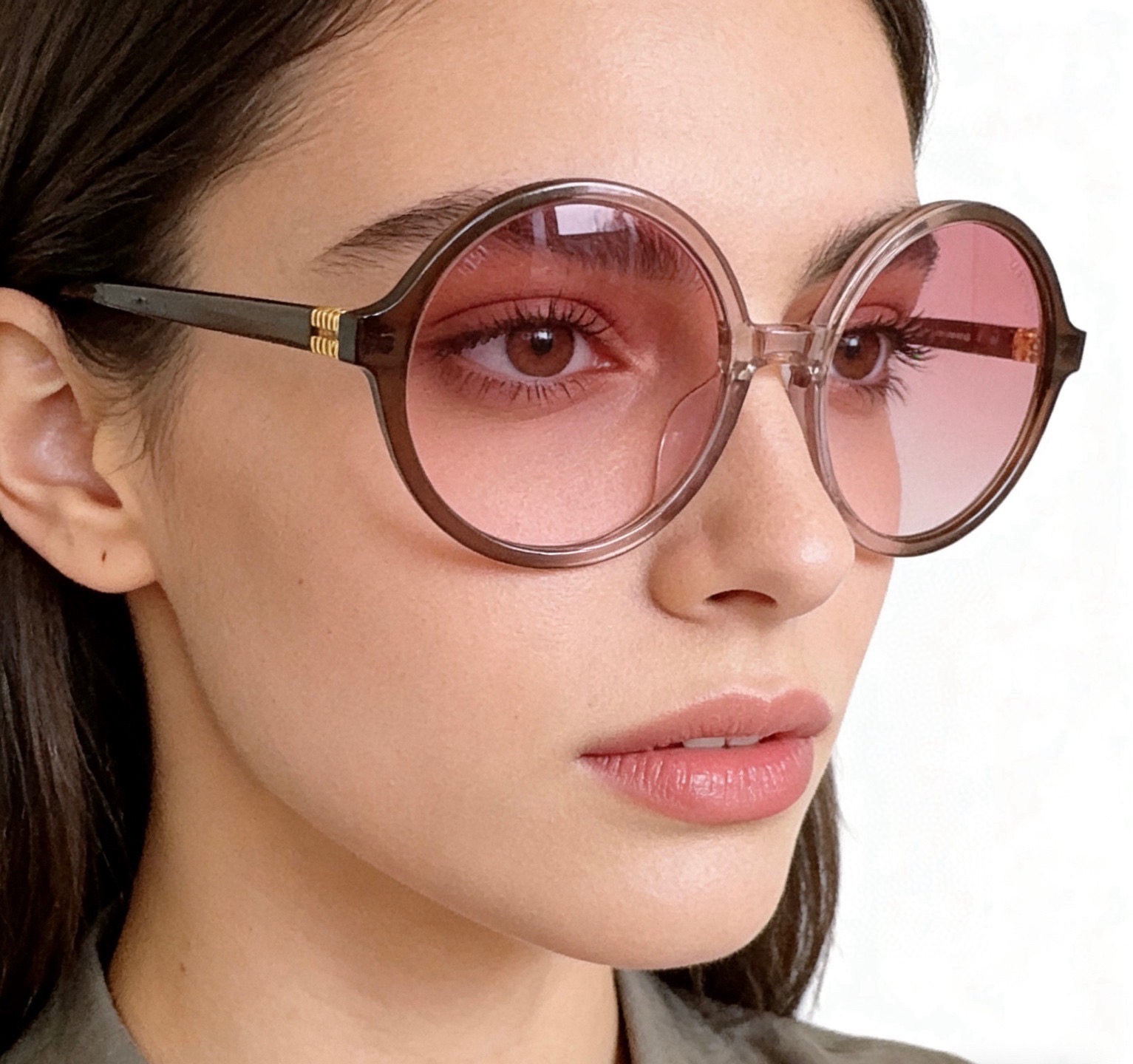 Очки солнцезащитные женские в стиле Miu Miu круглой формы