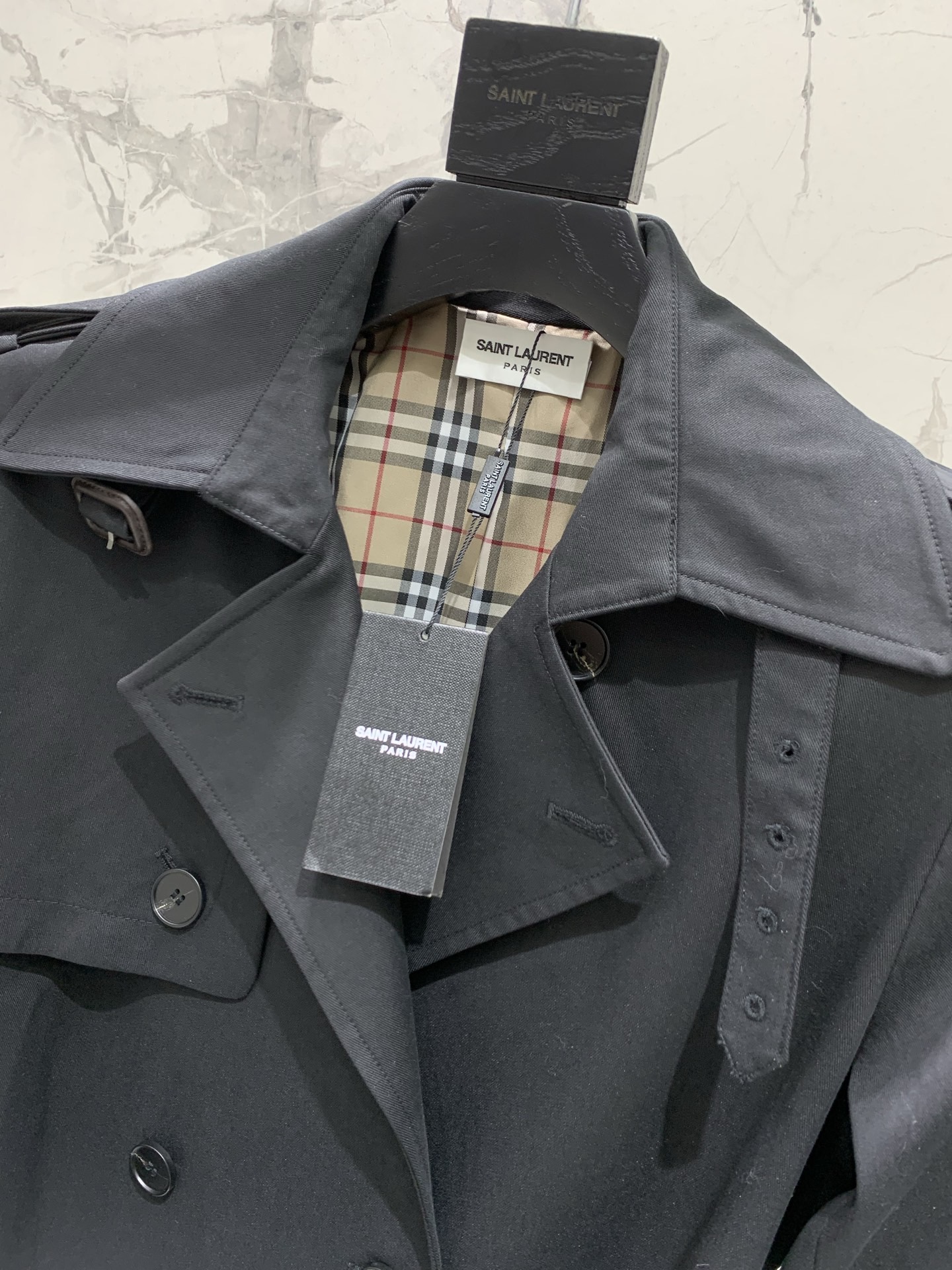 Тренч женский в стиле Saint Laurent из плащевой ткани чёрного цвета с поясом