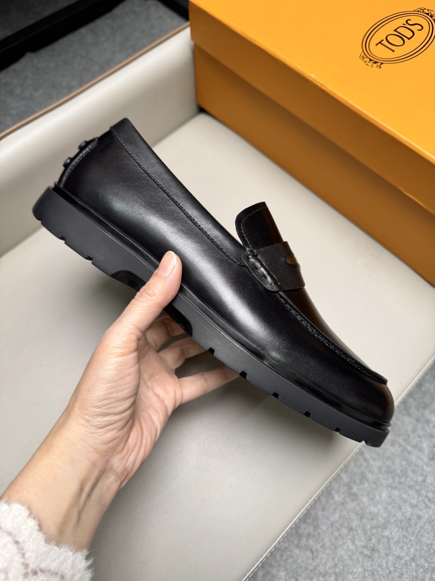 Лоферы мужские в стиле Tod’s чёрного цвета