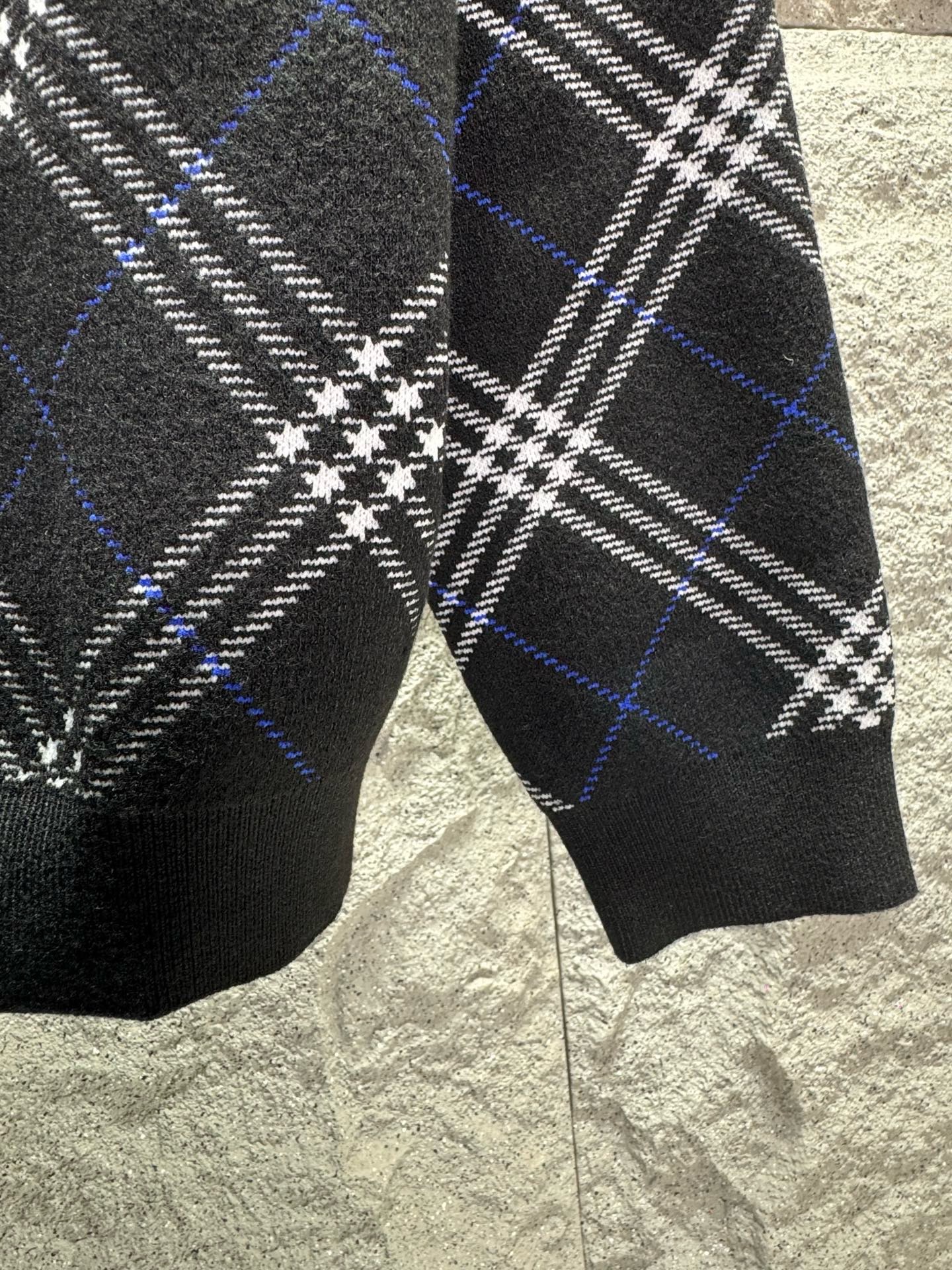 Джемпер мужской Burberry Check Crew-Neck чёрного цвета