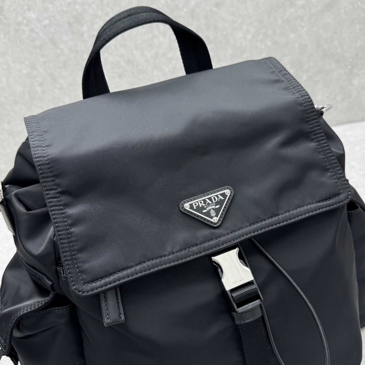 Рюкзак унисекс в стиле Prada Explore 6911 чёрного цвета