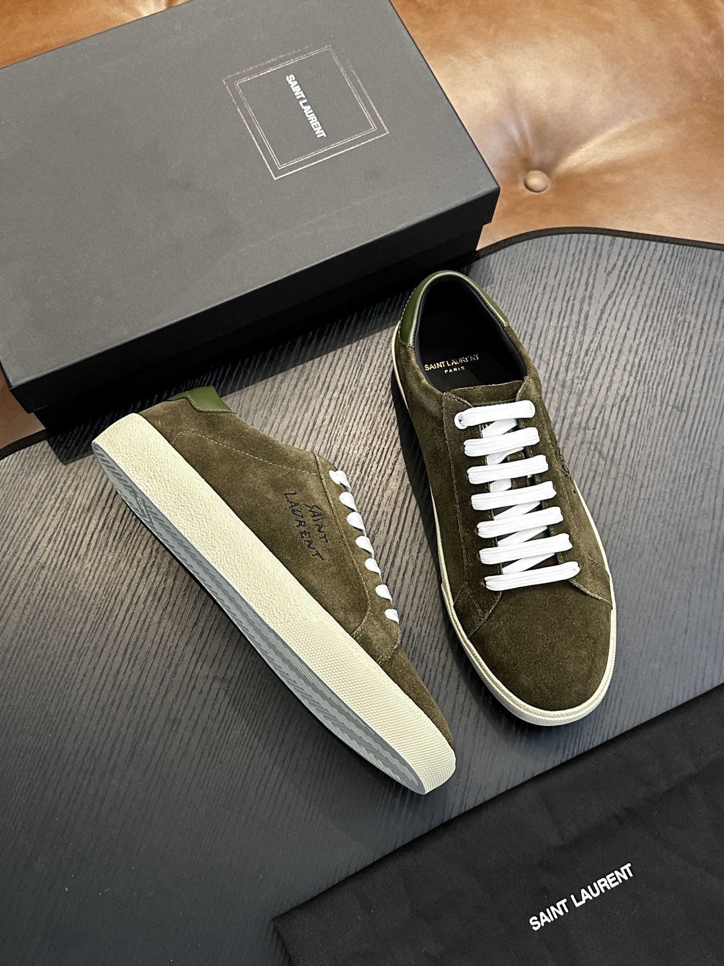 Кроссовки мужские в стиле Saint Laurent SL/61 из натуральной замши оливкового цвета